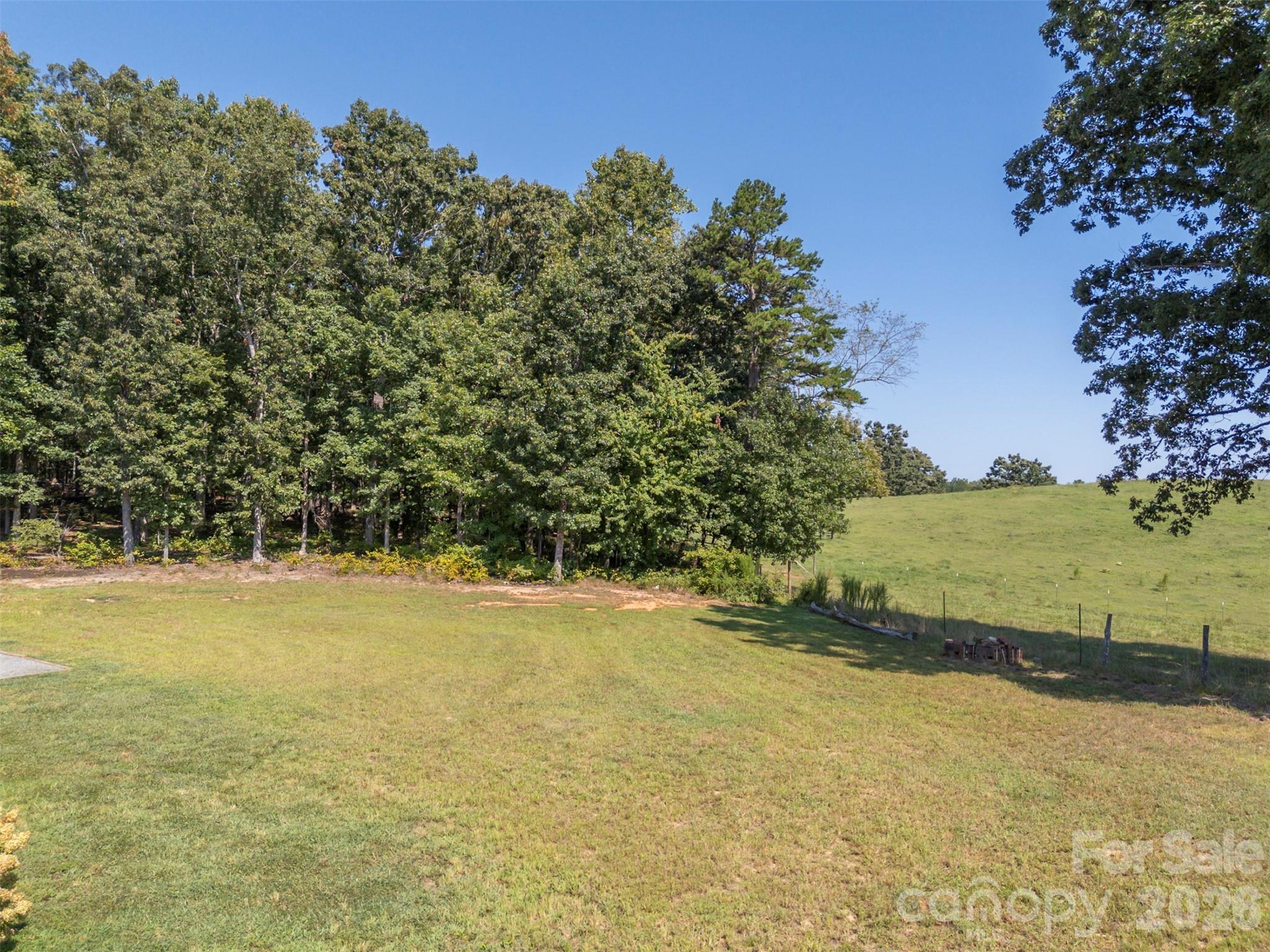main property photo 40