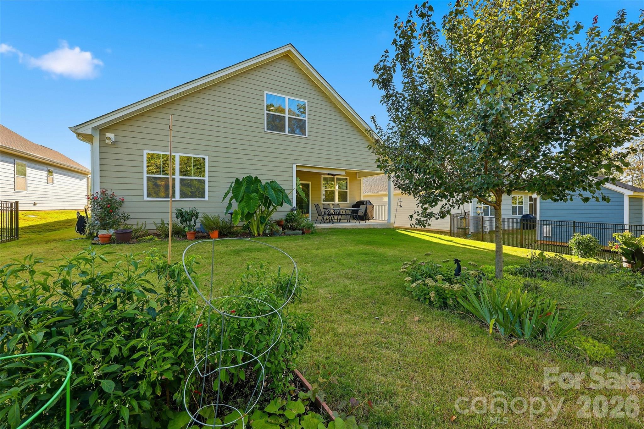 main property photo 23