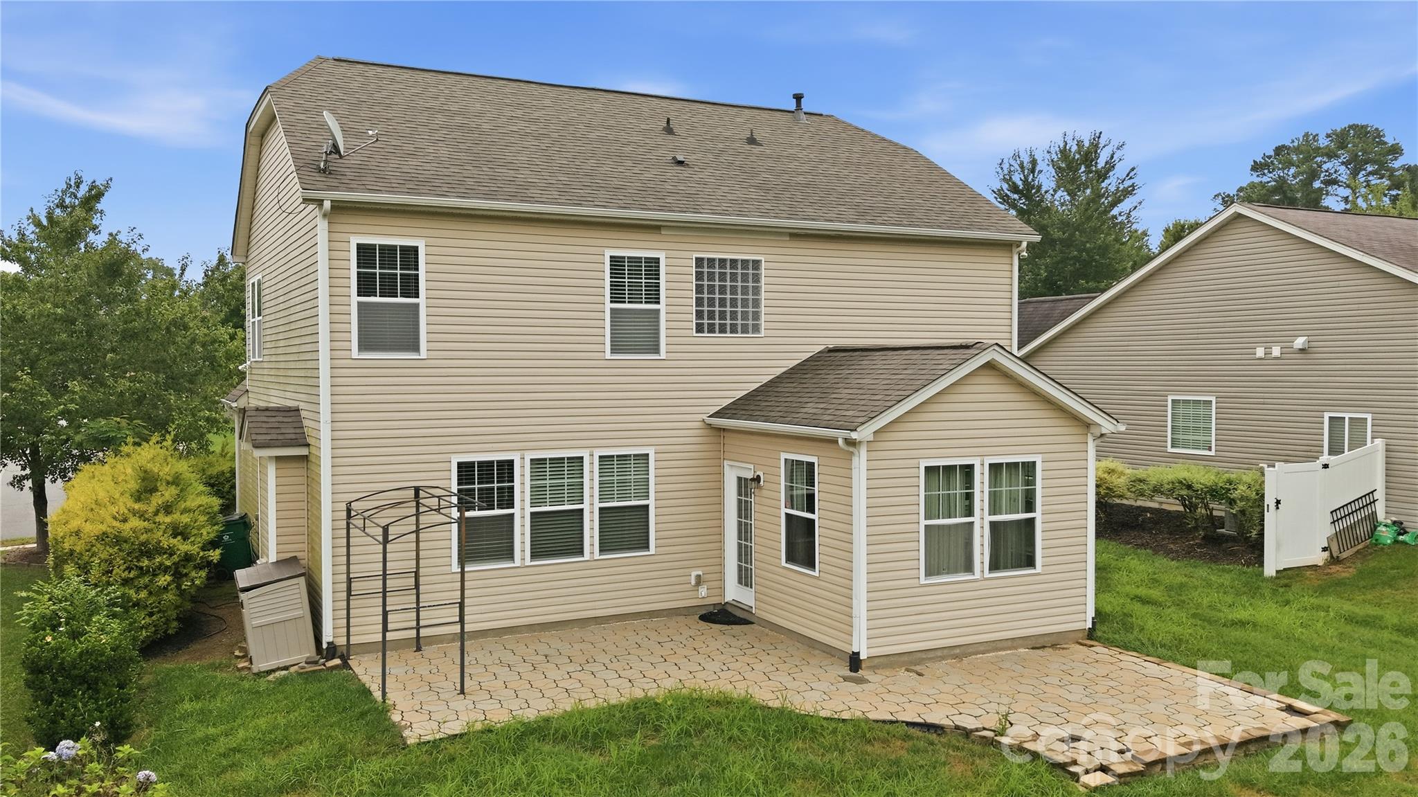 main property photo 30