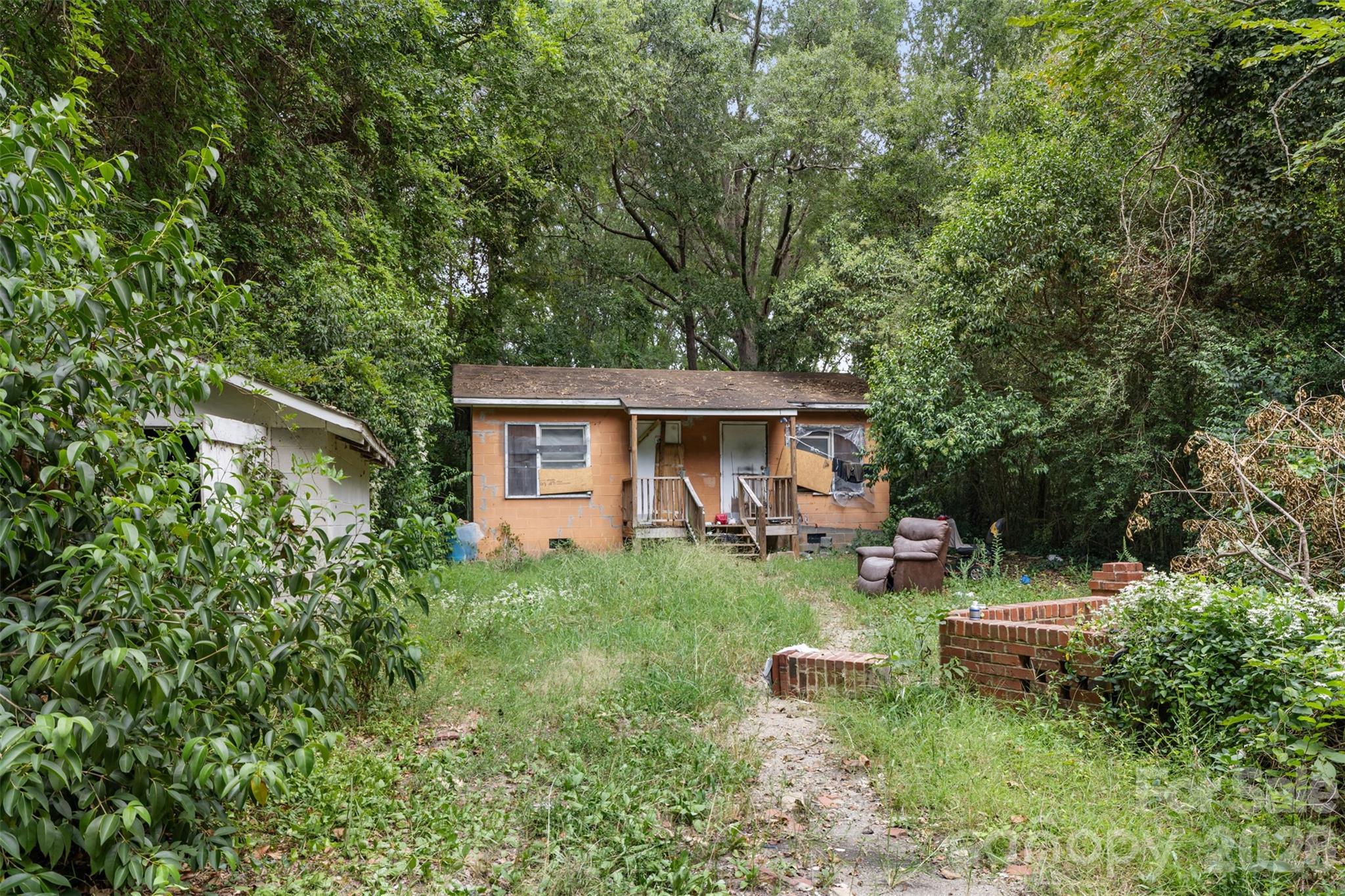 main property photo 4