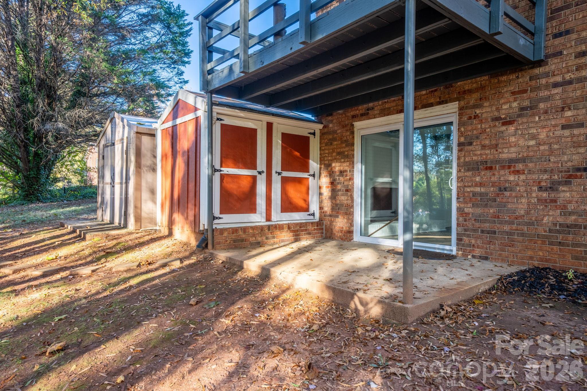 main property photo 30