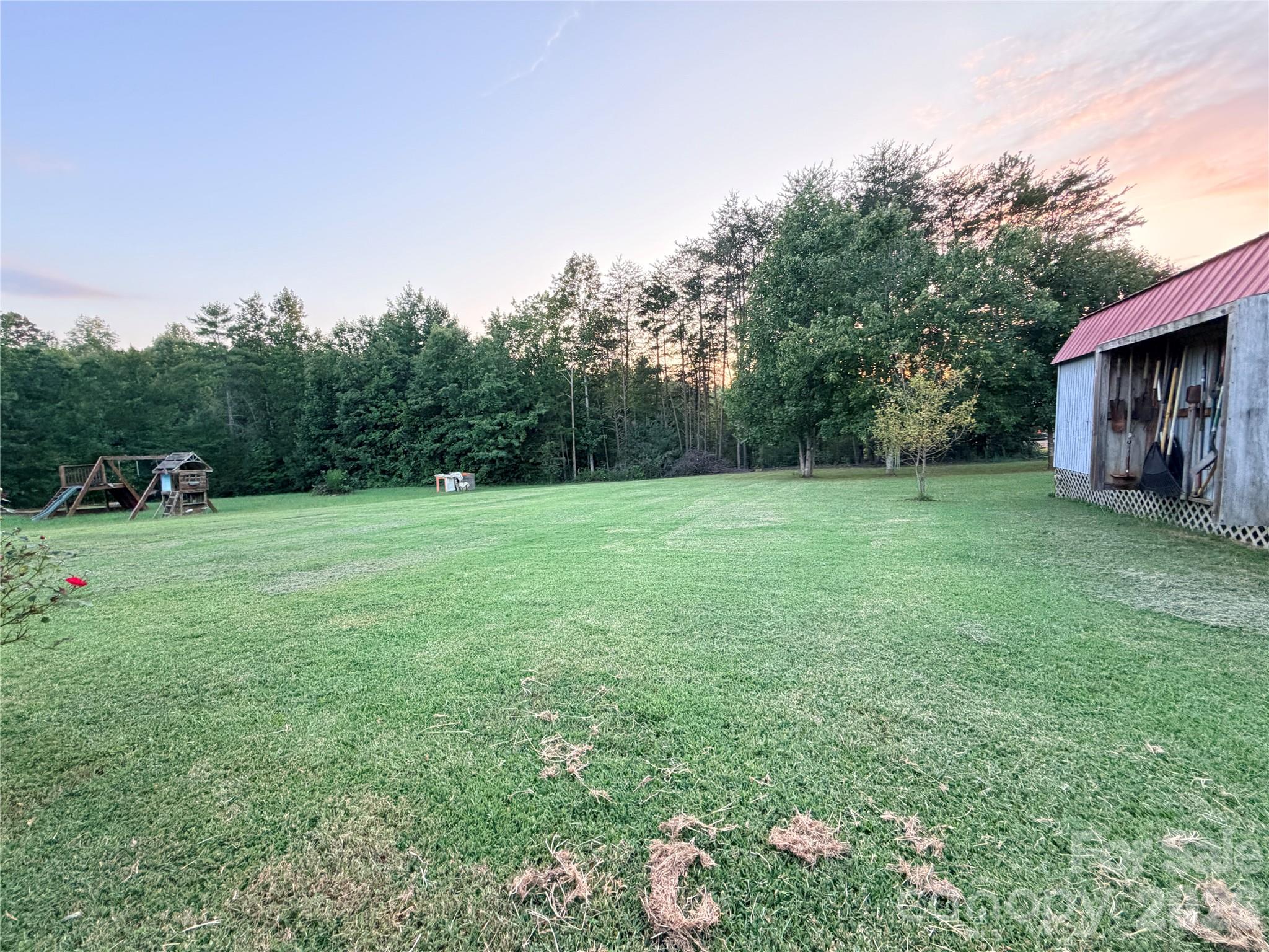 main property photo 28