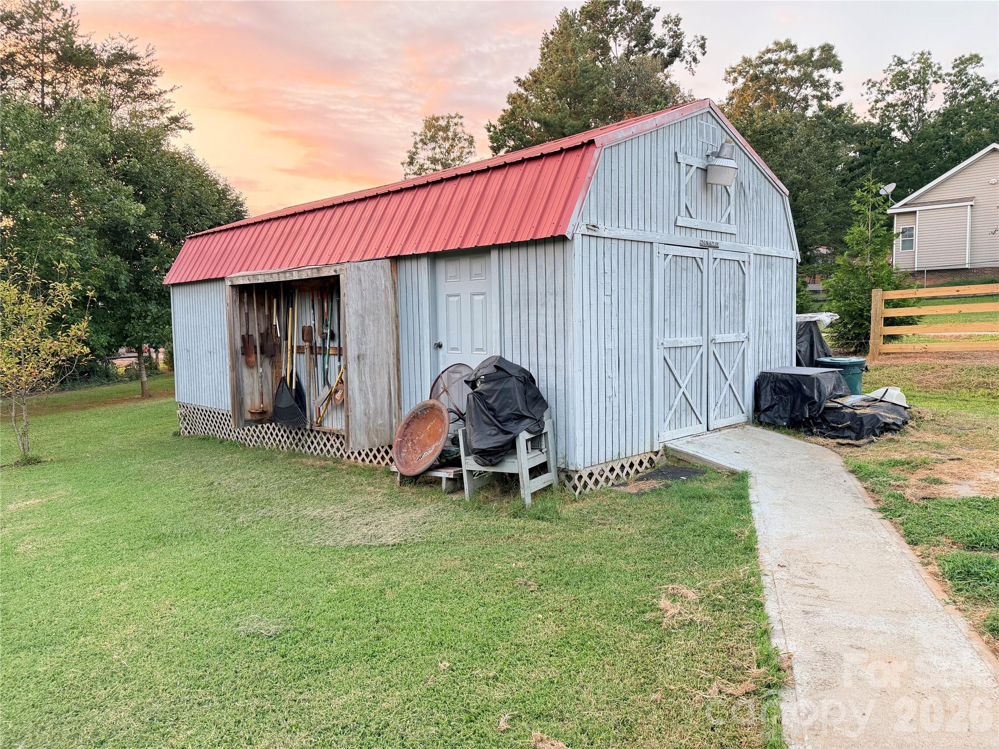 main property photo 29