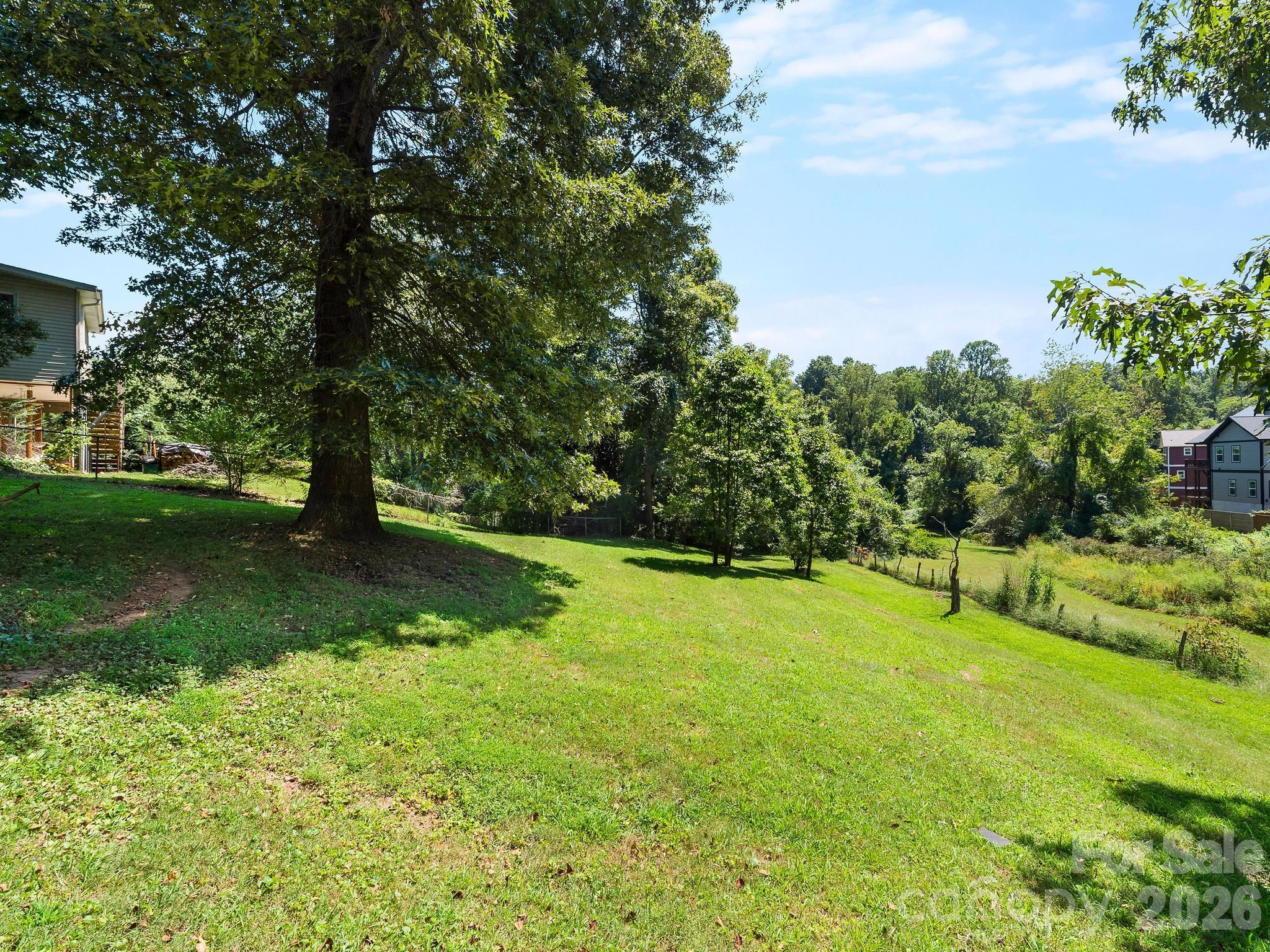 main property photo 30