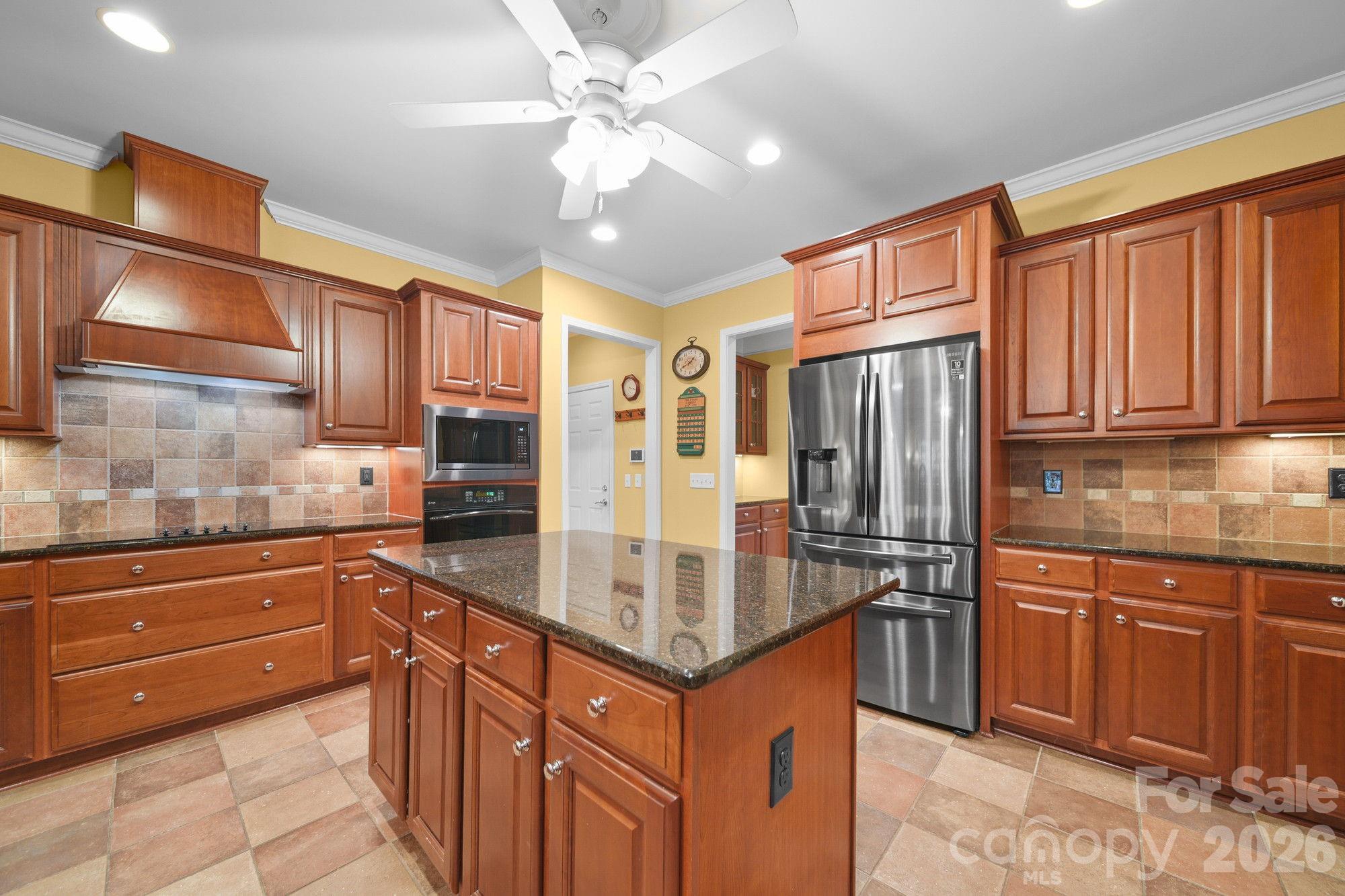 main property photo 12