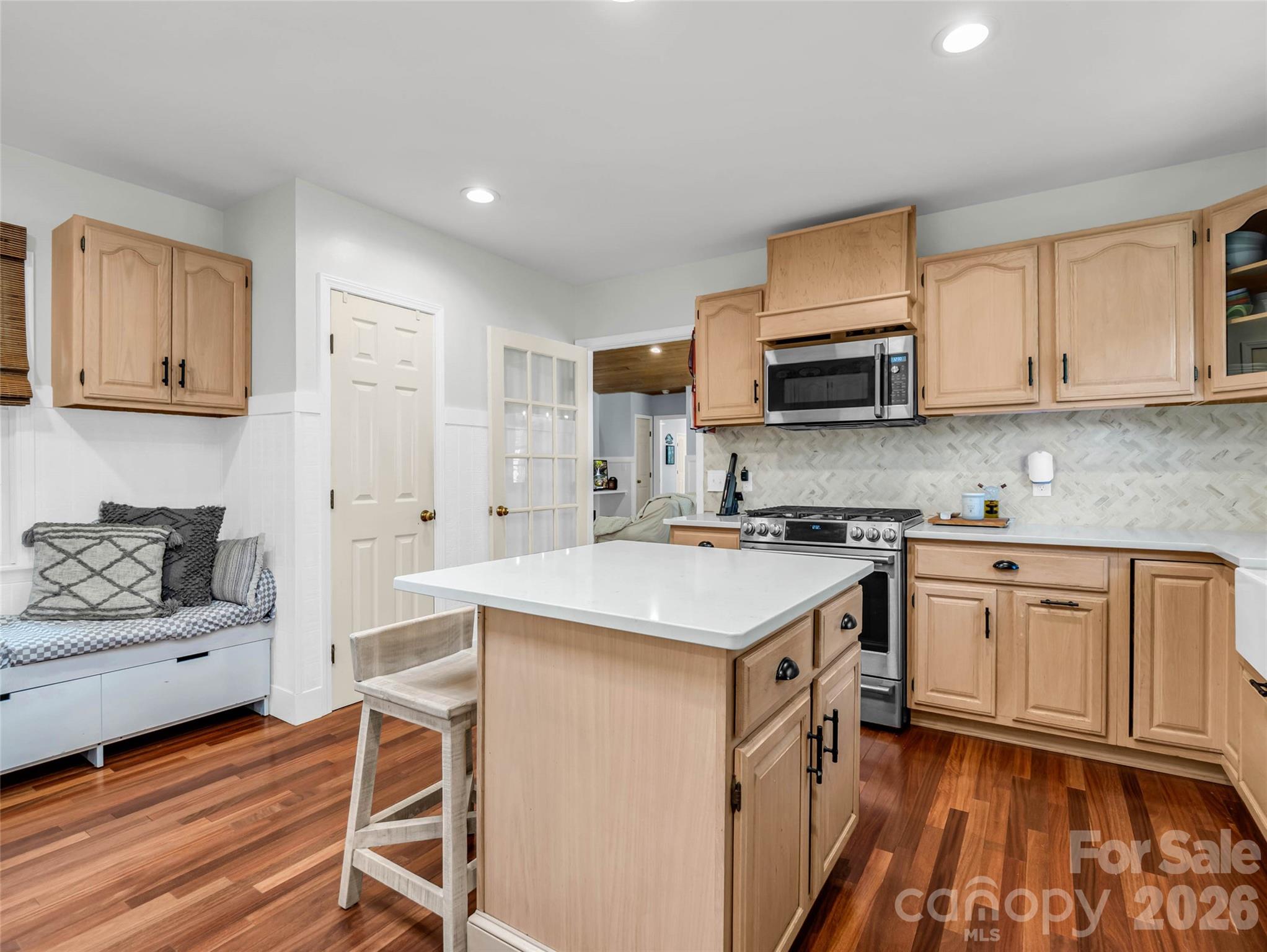 main property photo 16