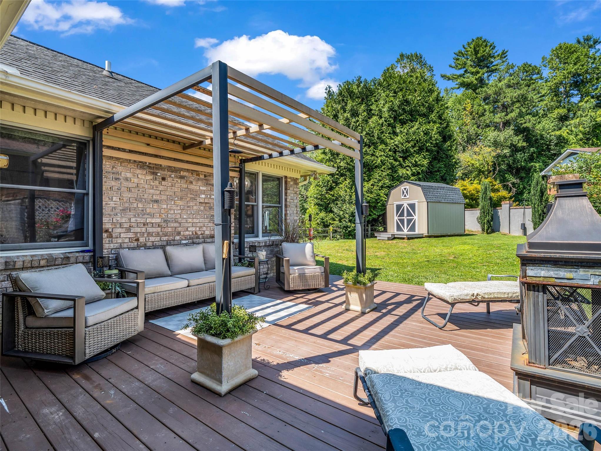 main property photo 32