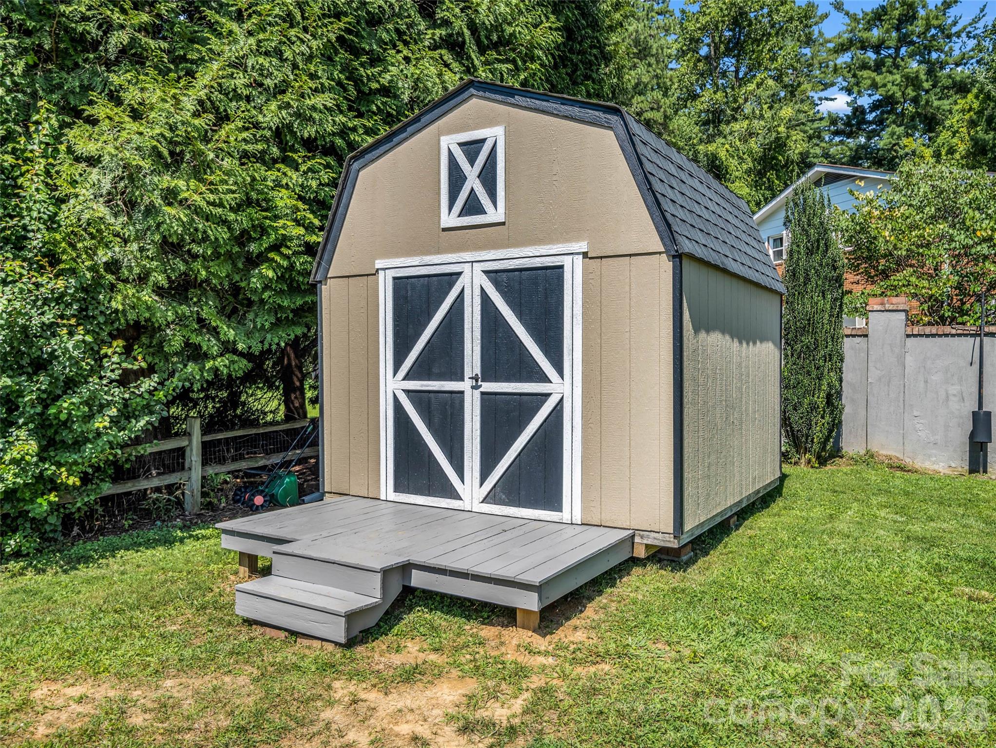 main property photo 34