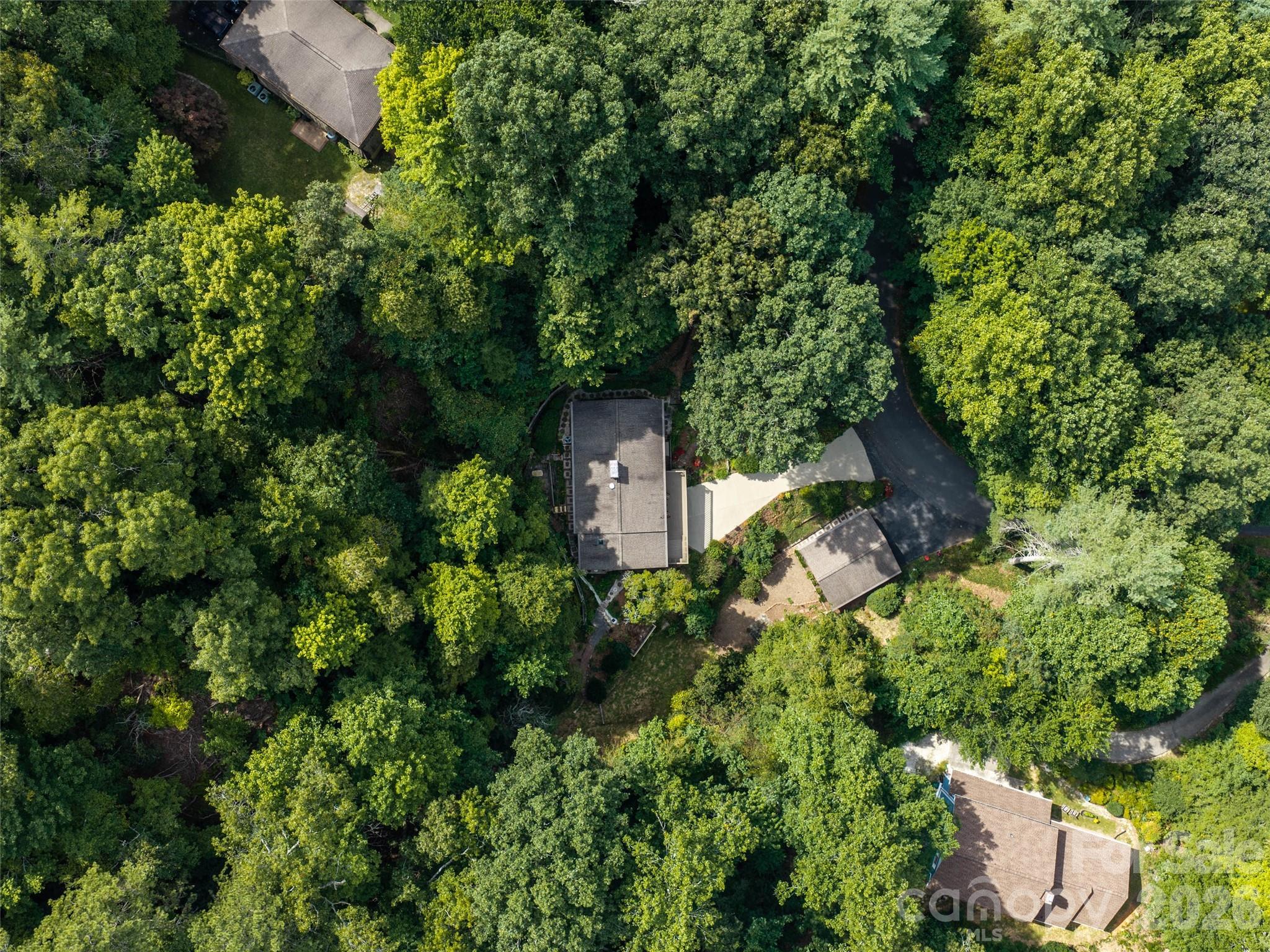main property photo 33