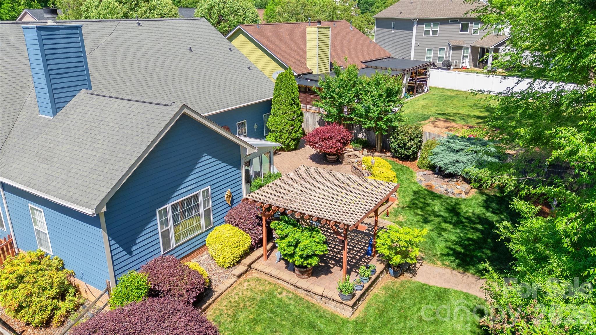 main property photo 40