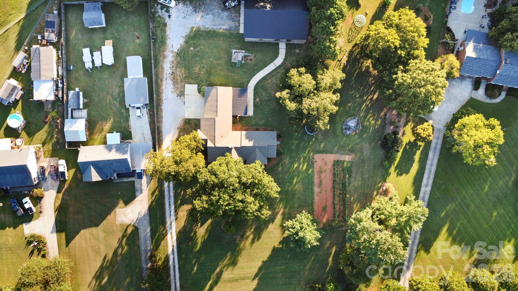 main property photo 6