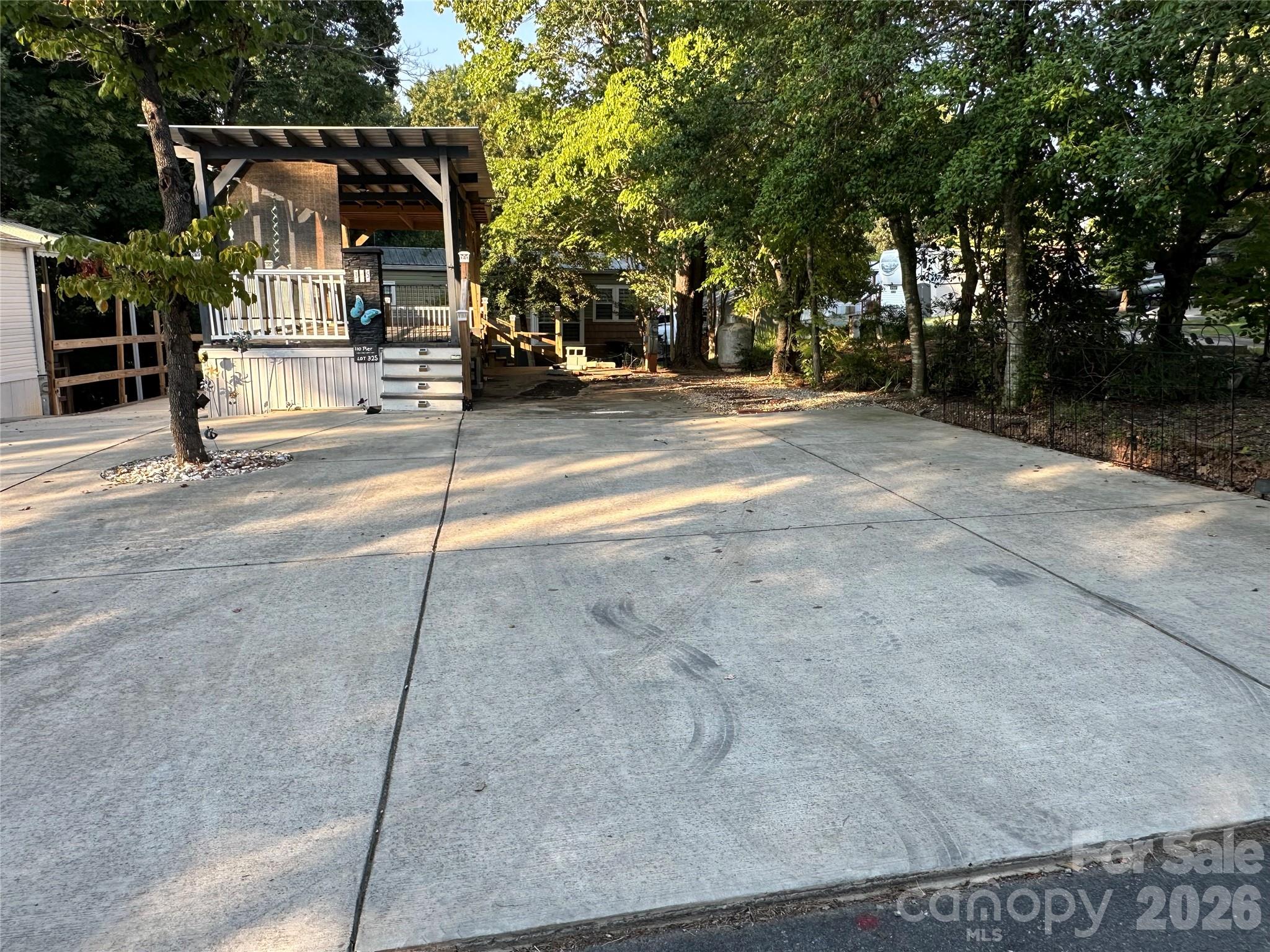 main property photo 11