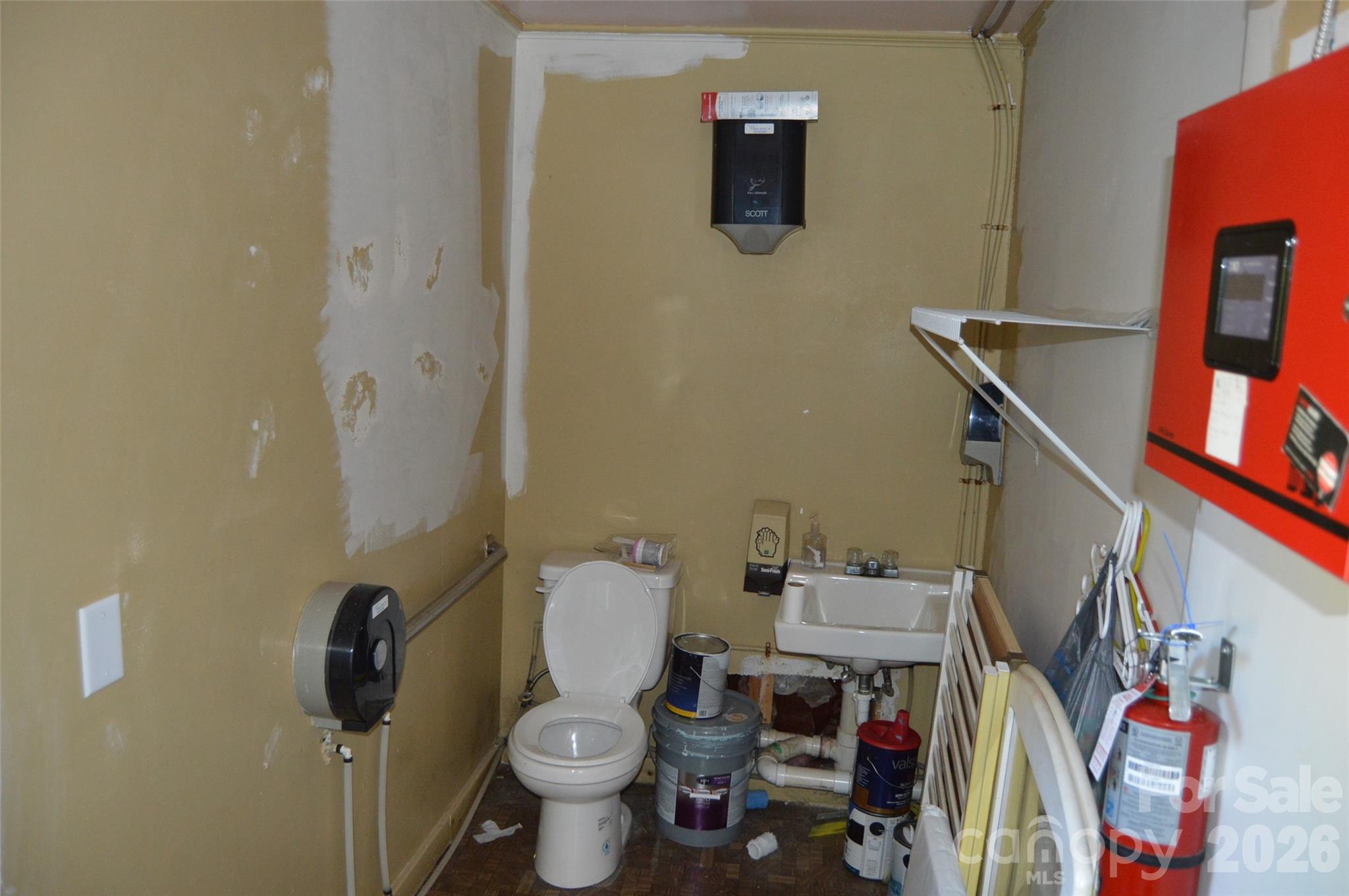 main property photo 27