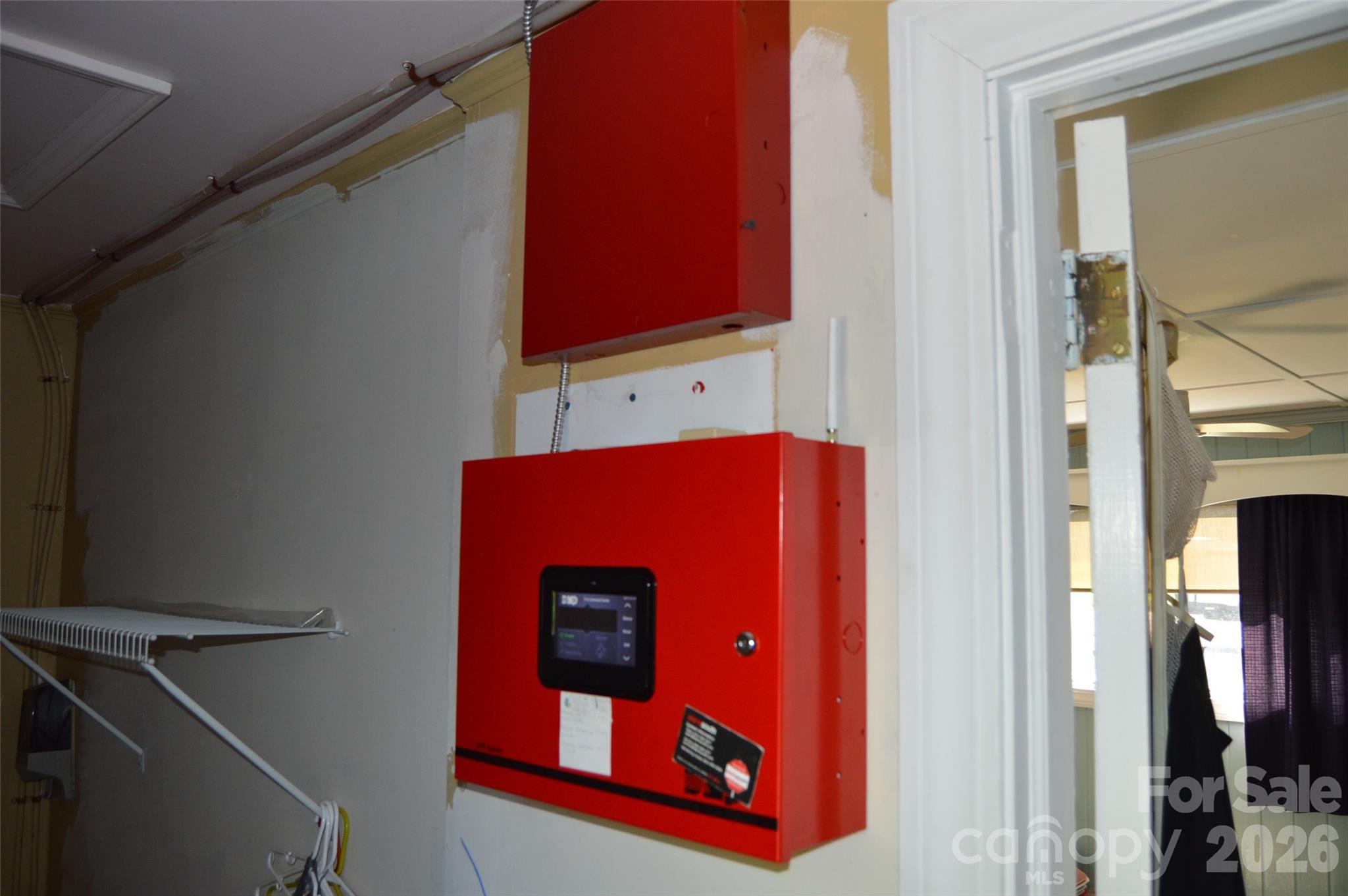 main property photo 28