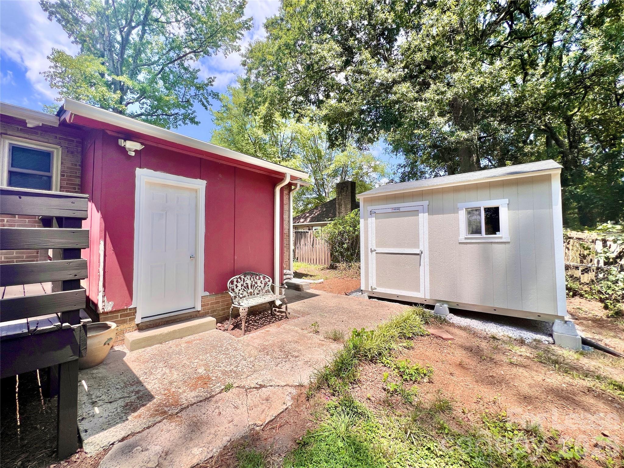 main property photo 23