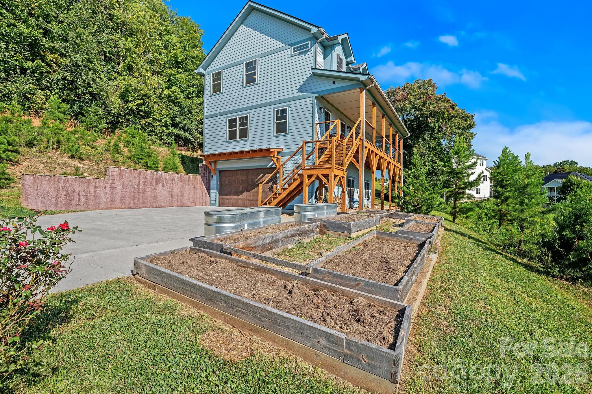 main property photo 41