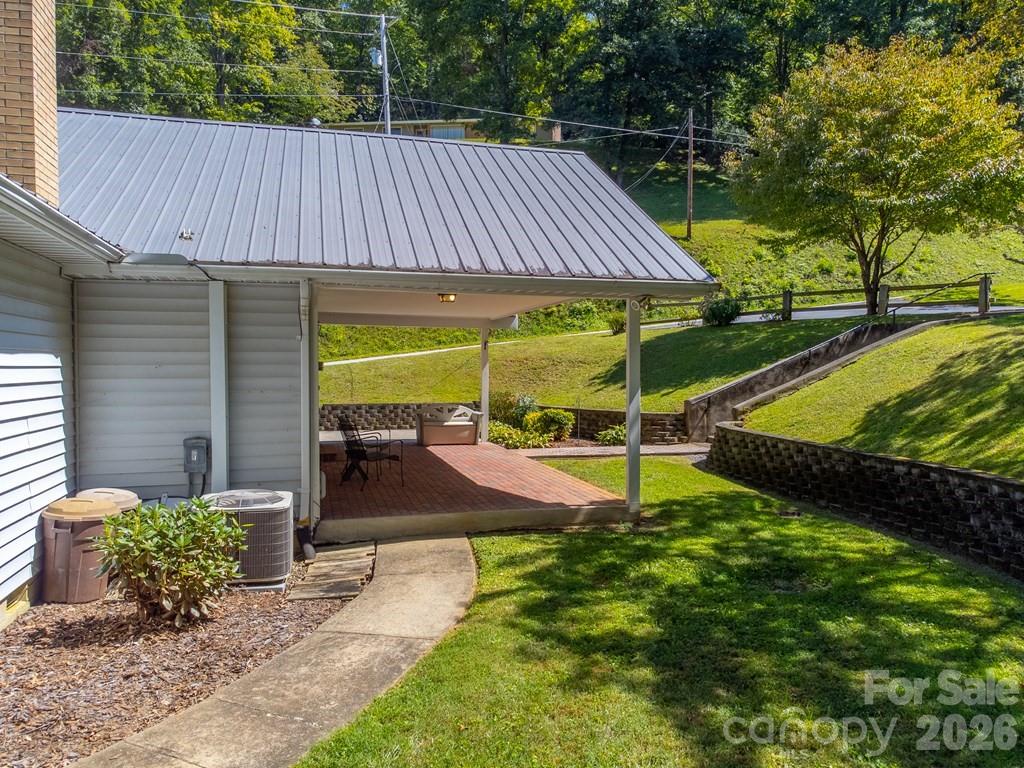 main property photo 29