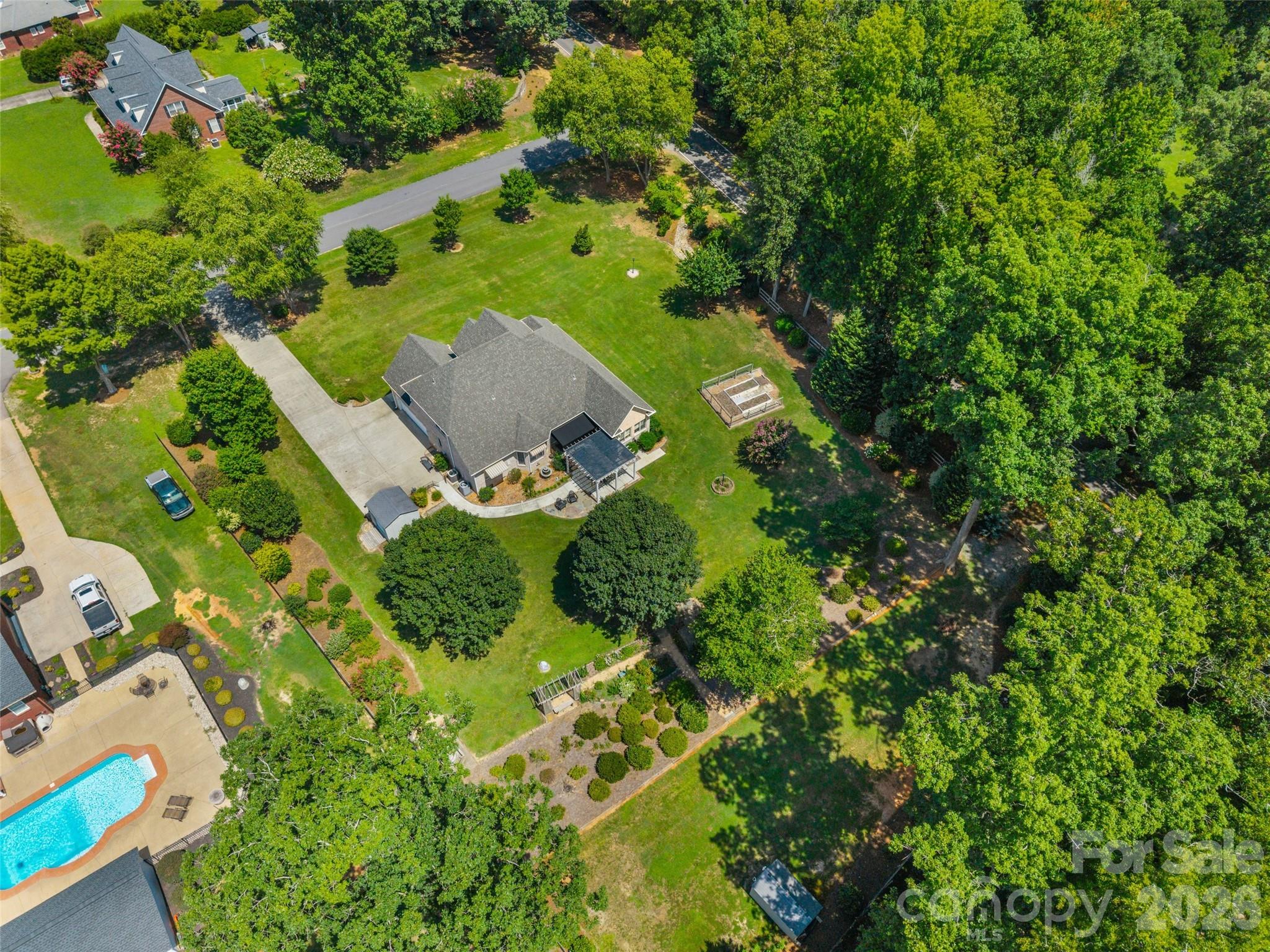 main property photo 15