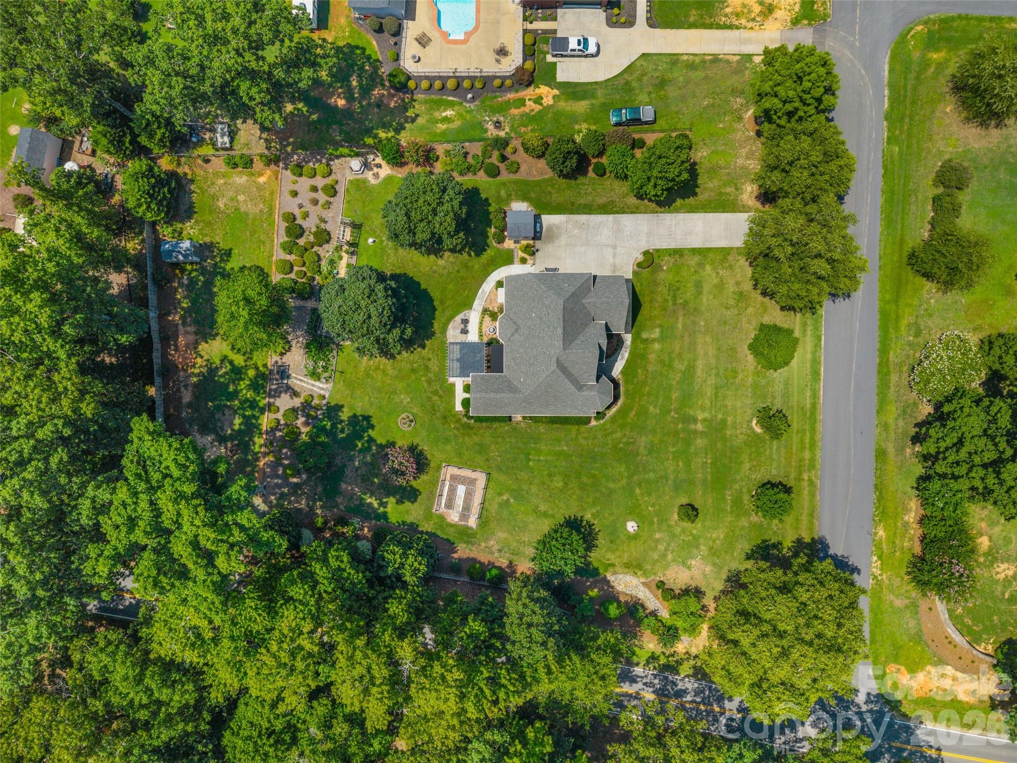 main property photo 16