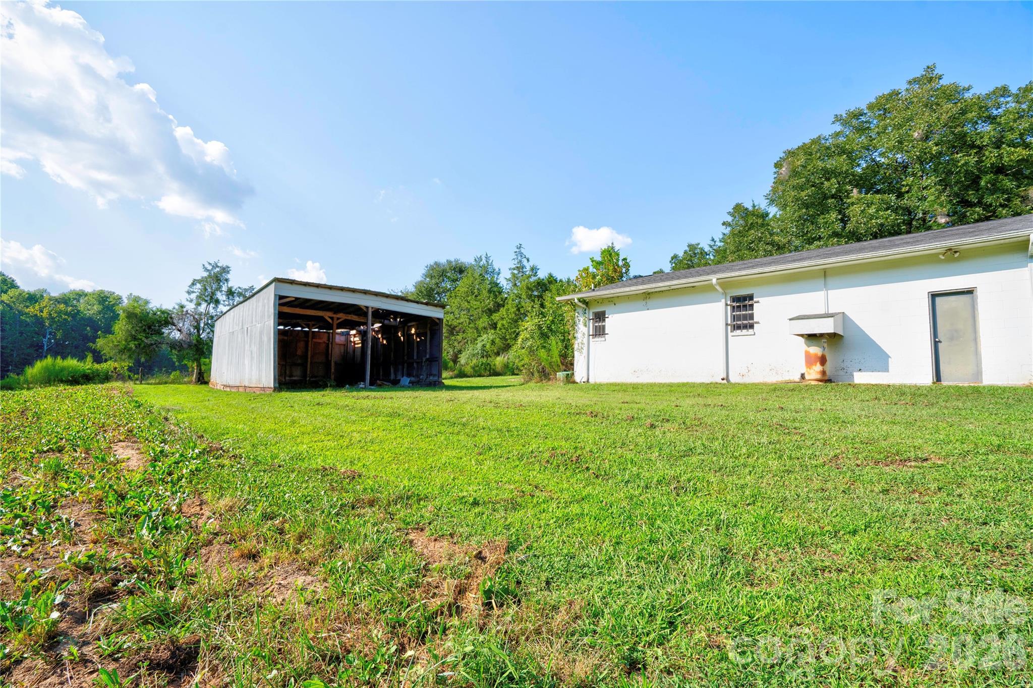 main property photo 33
