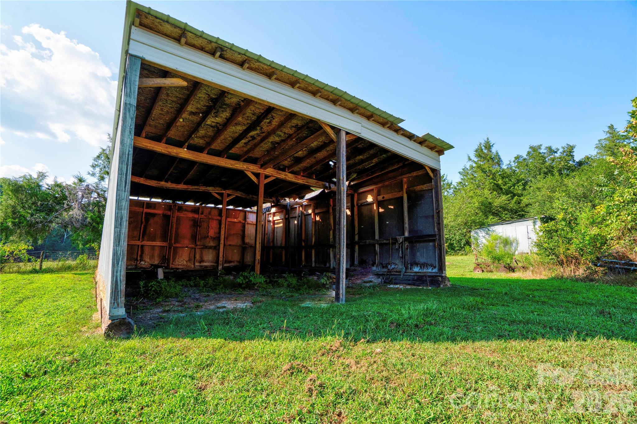 main property photo 39
