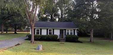 image of property with 3 Bed | 1 Bath | 1,039 Sqft