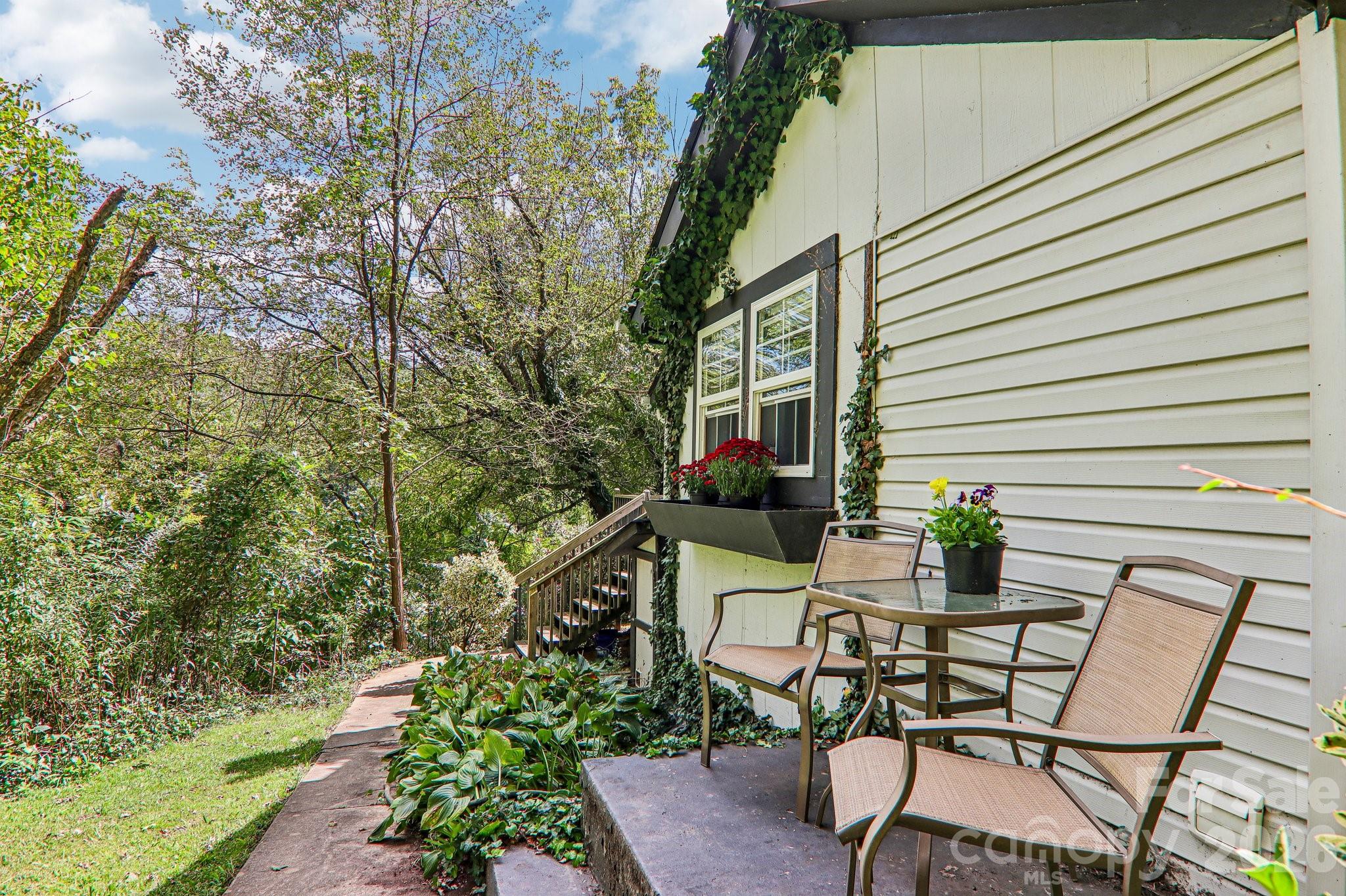 main property photo 35