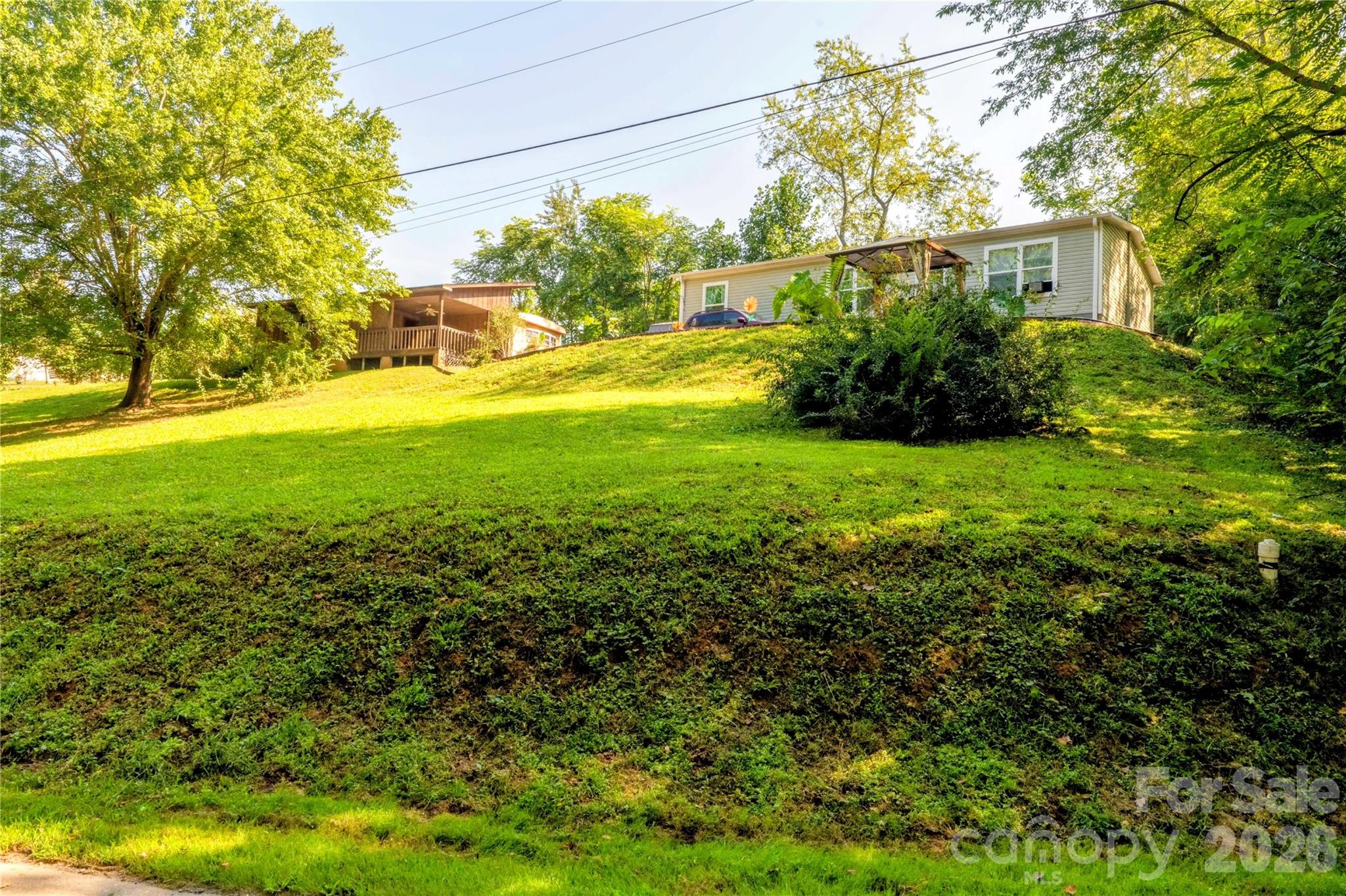 main property photo 3