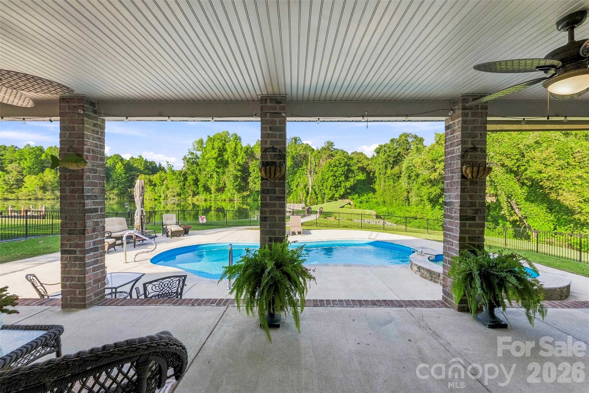 main property photo 31