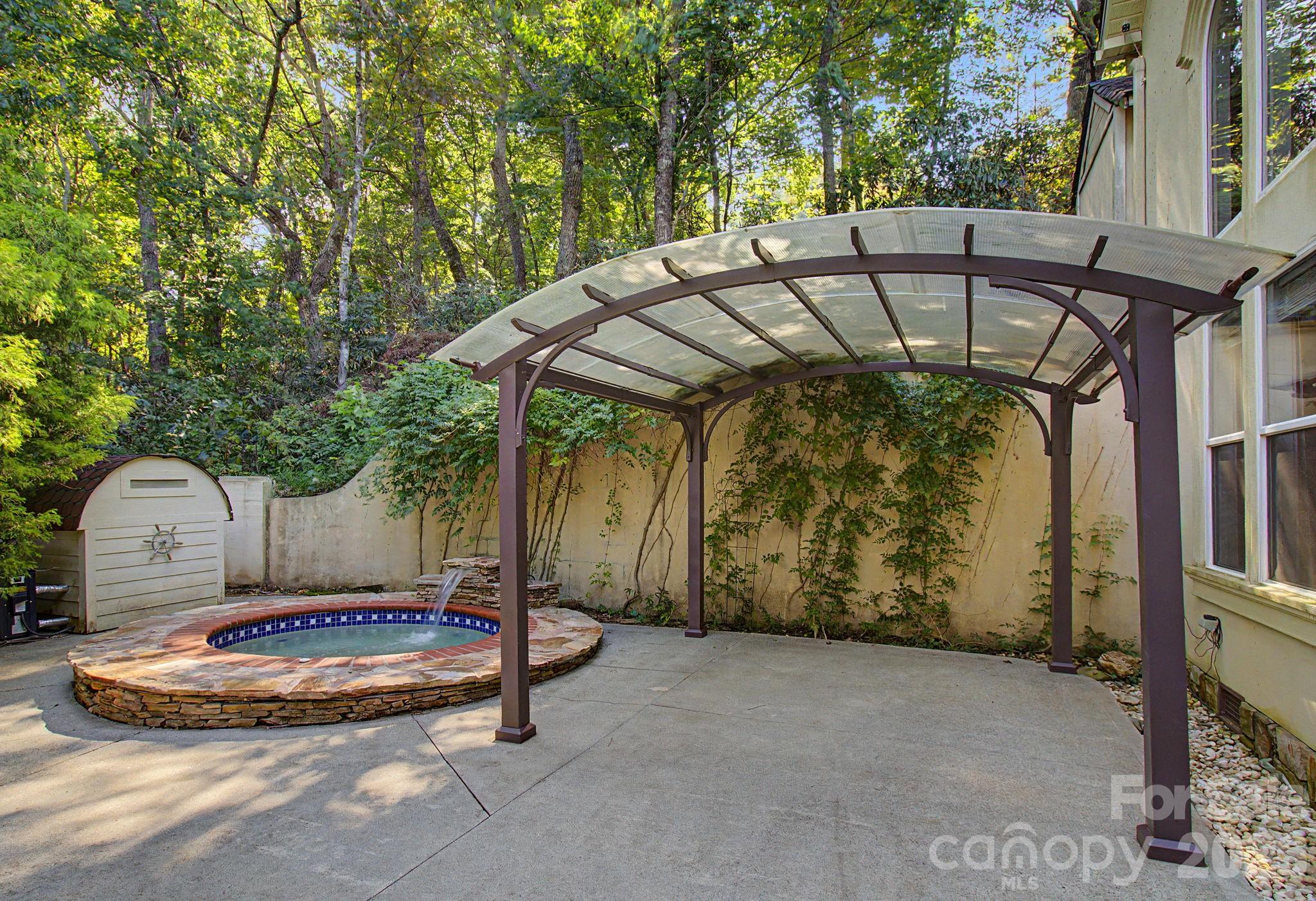 main property photo 16