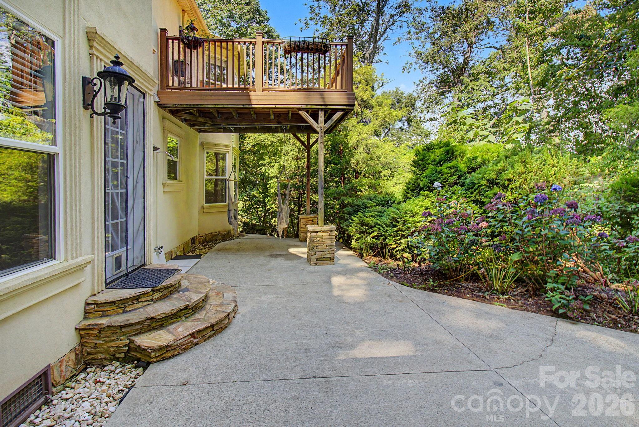 main property photo 17