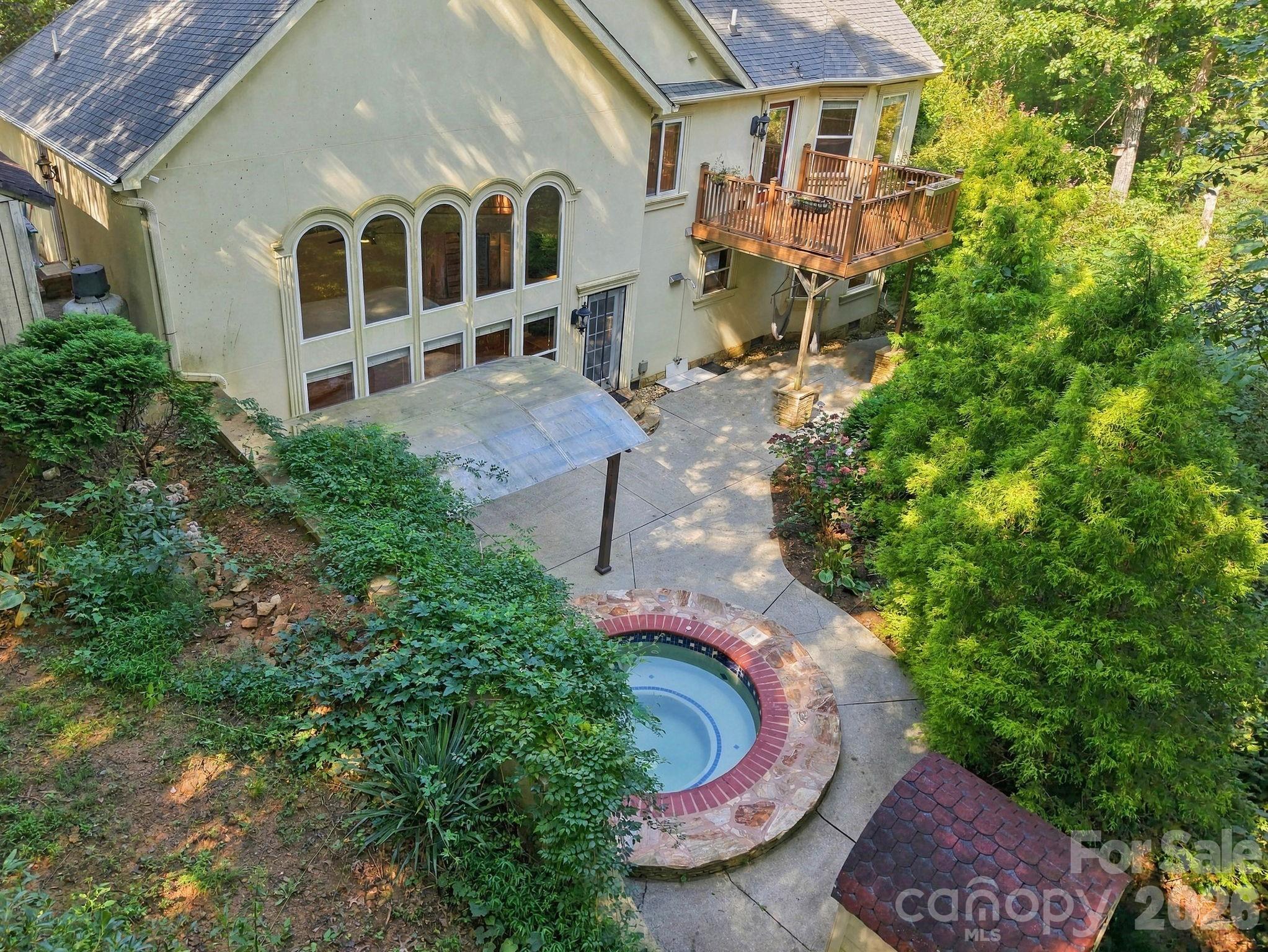 main property photo 40