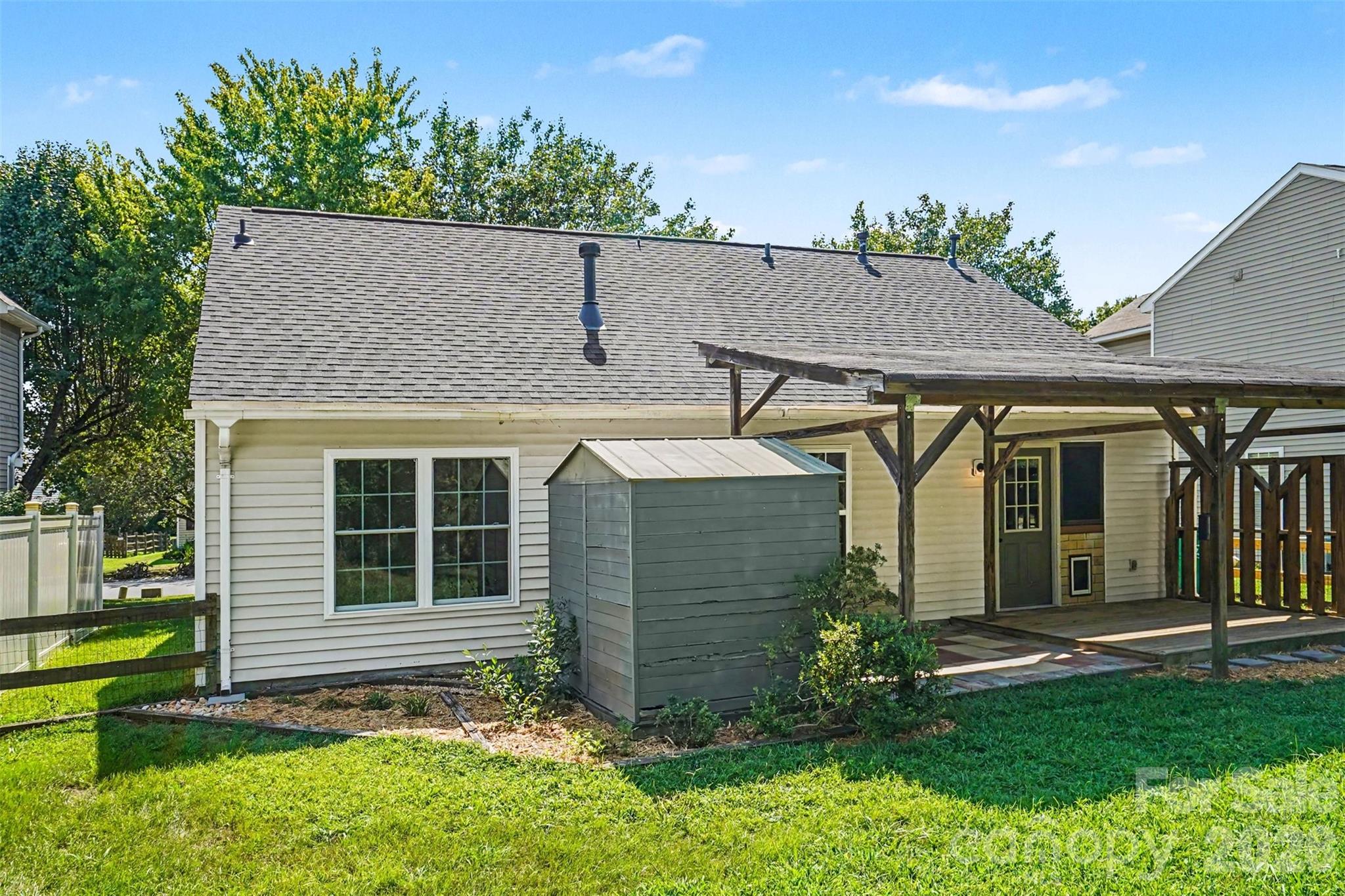 main property photo 20