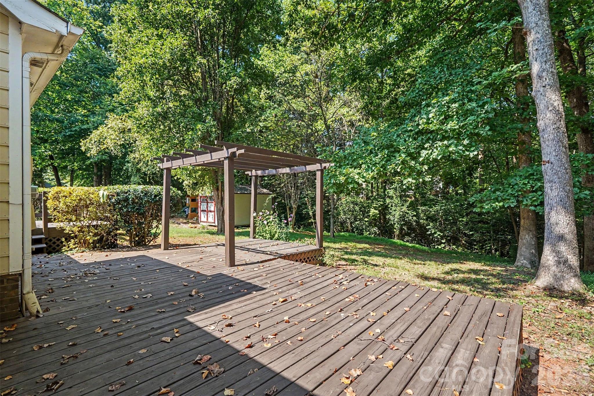 main property photo 33