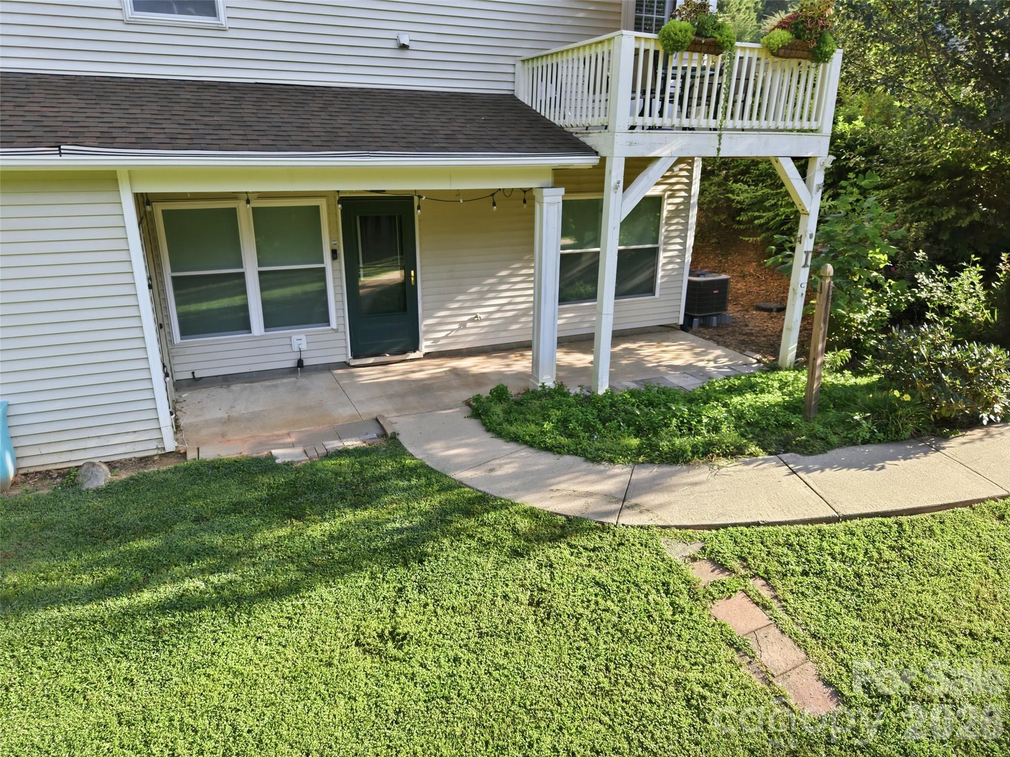 main property photo 28