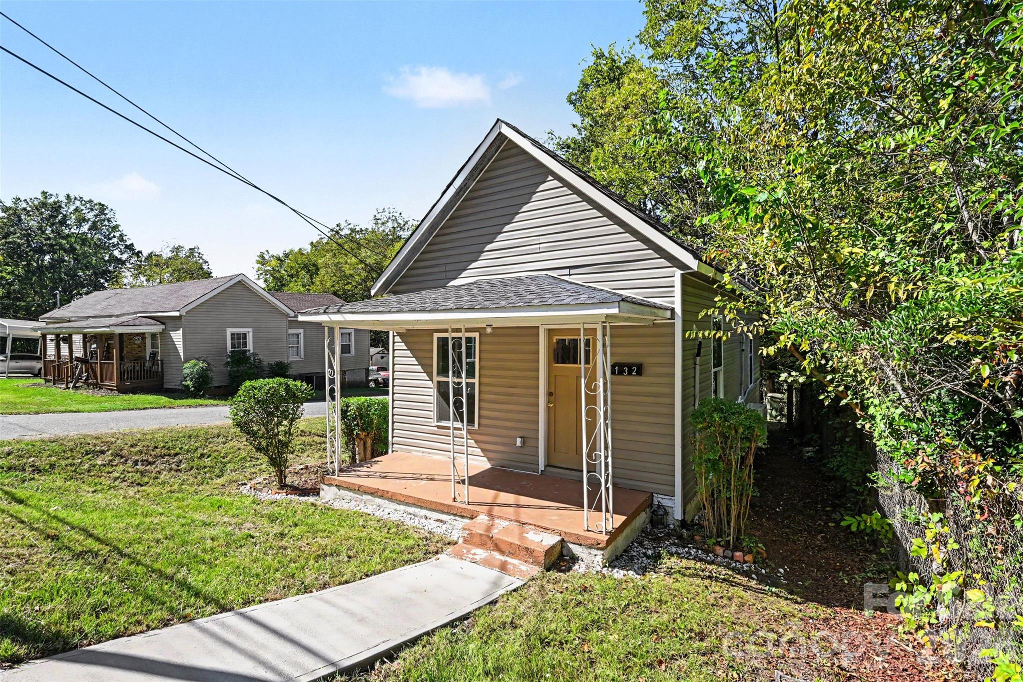 main property photo 4
