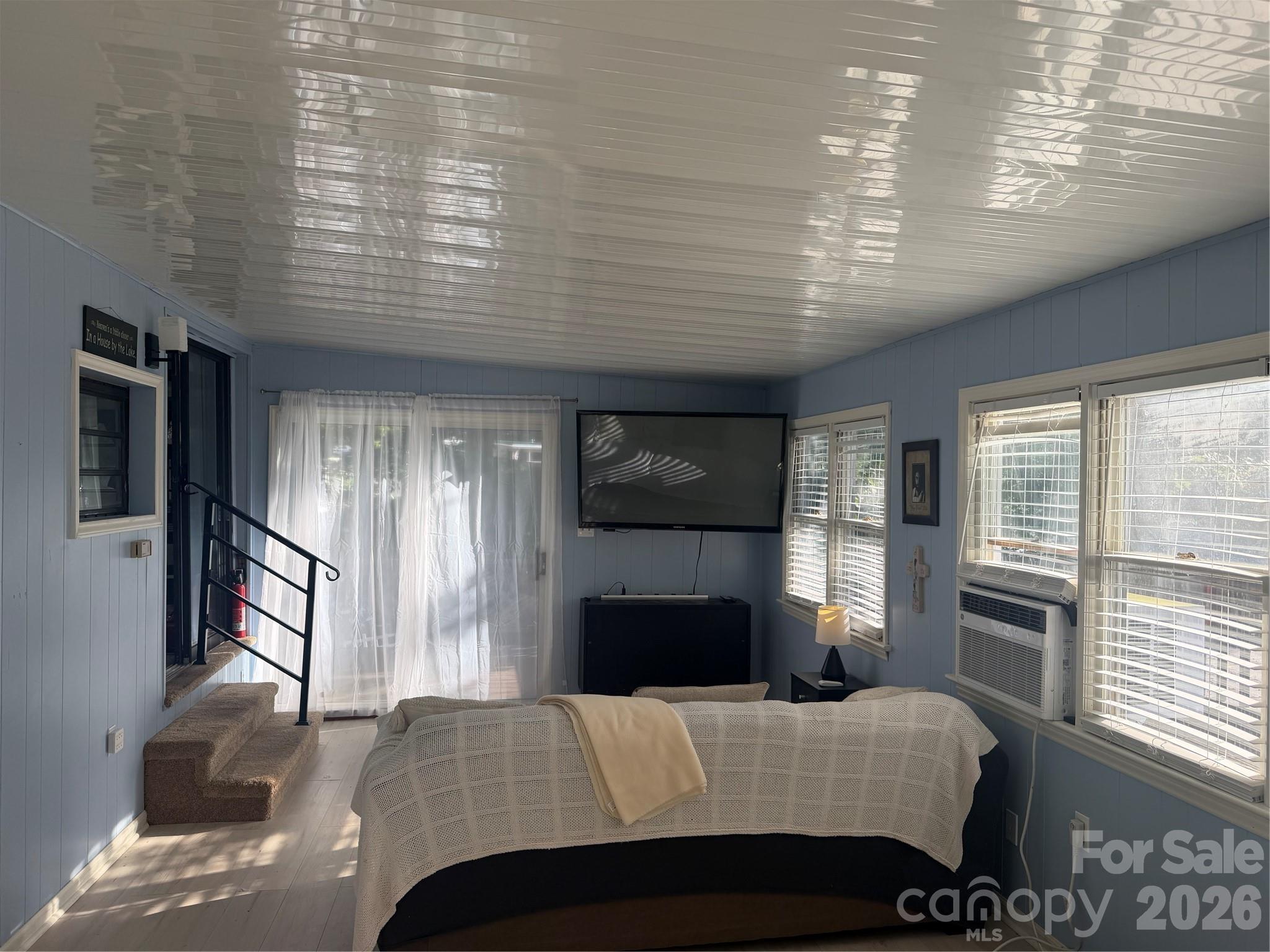 main property photo 16