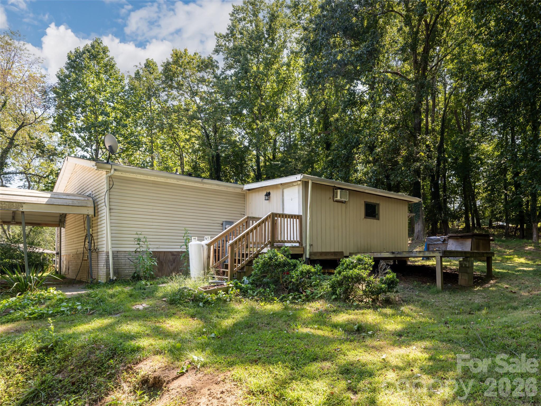 main property photo 30