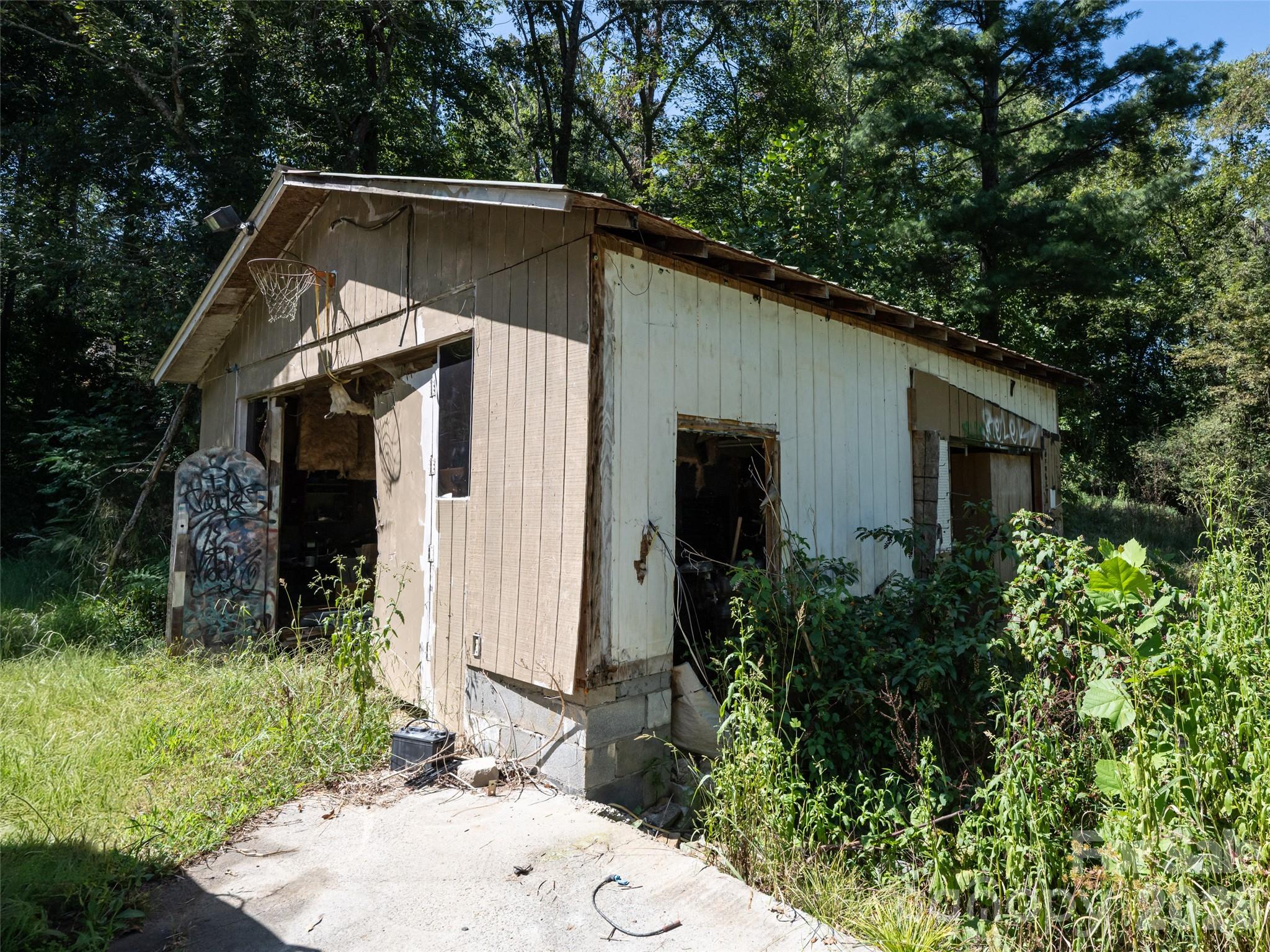 main property photo 31