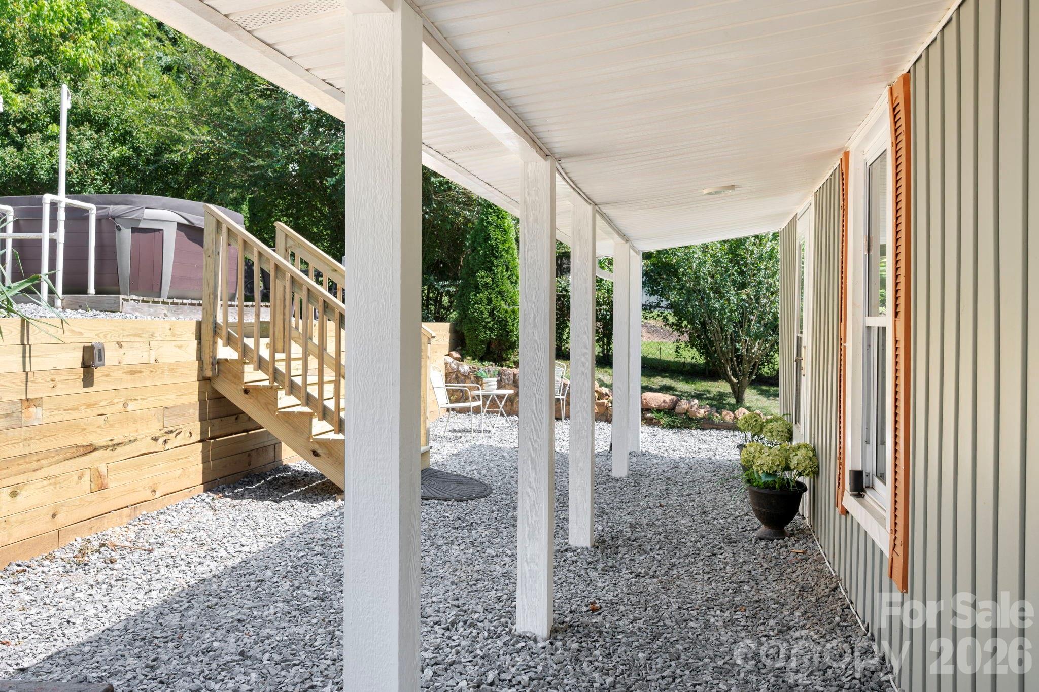 main property photo 28