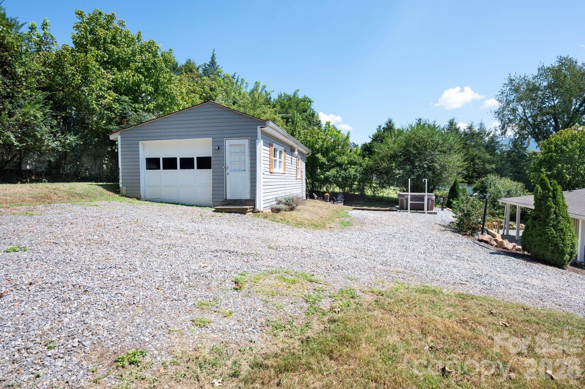 main property photo 32