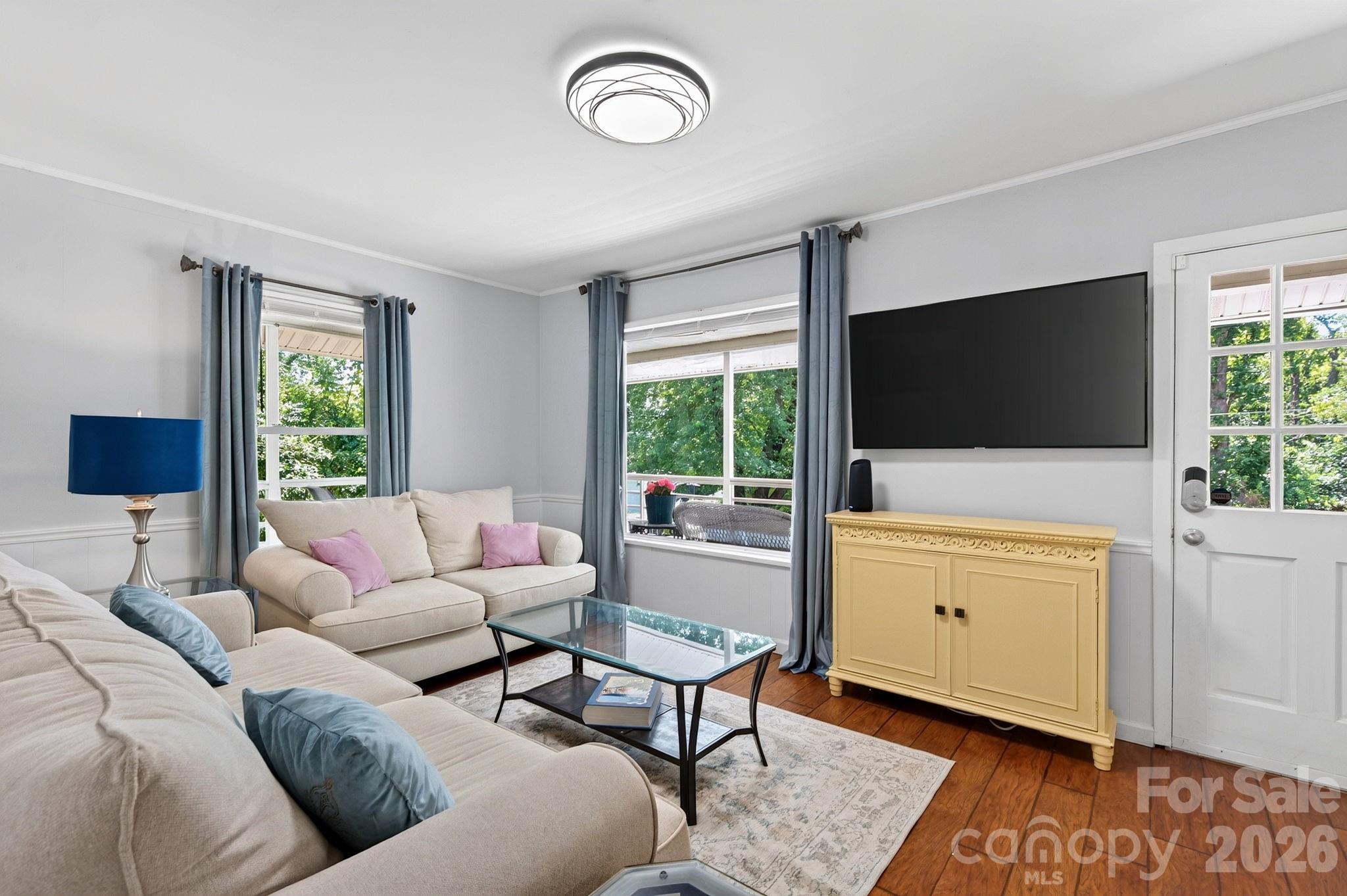 main property photo 6
