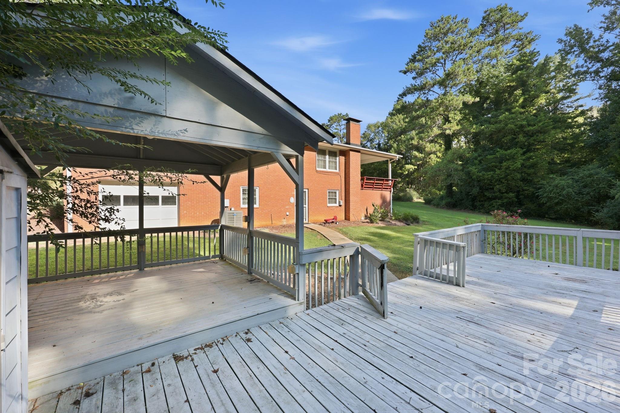 main property photo 11