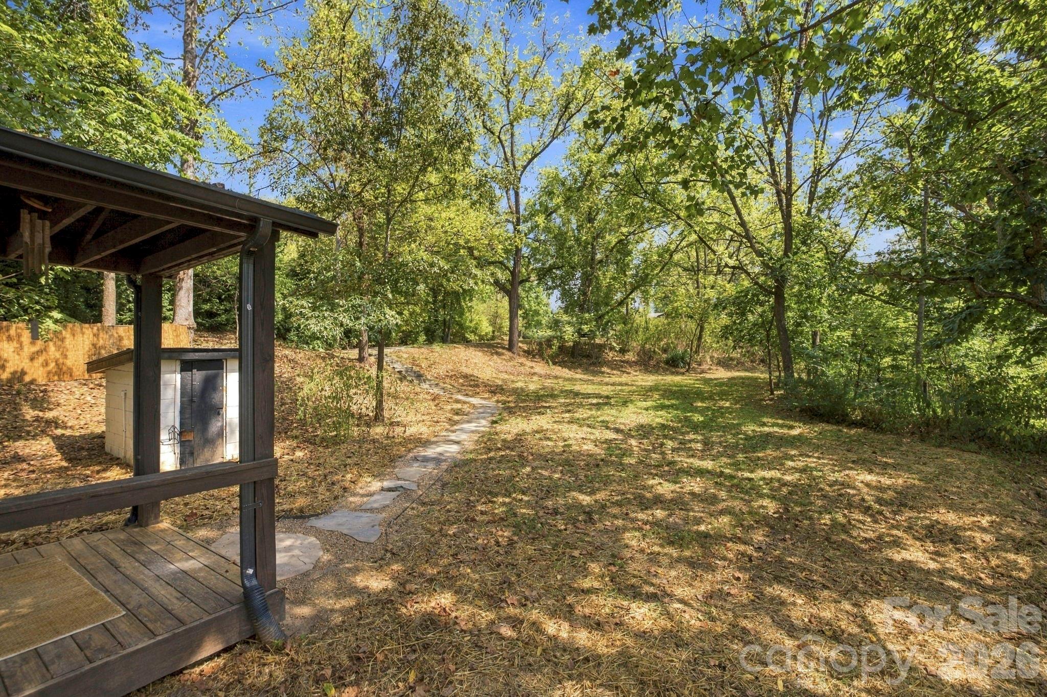 main property photo 28