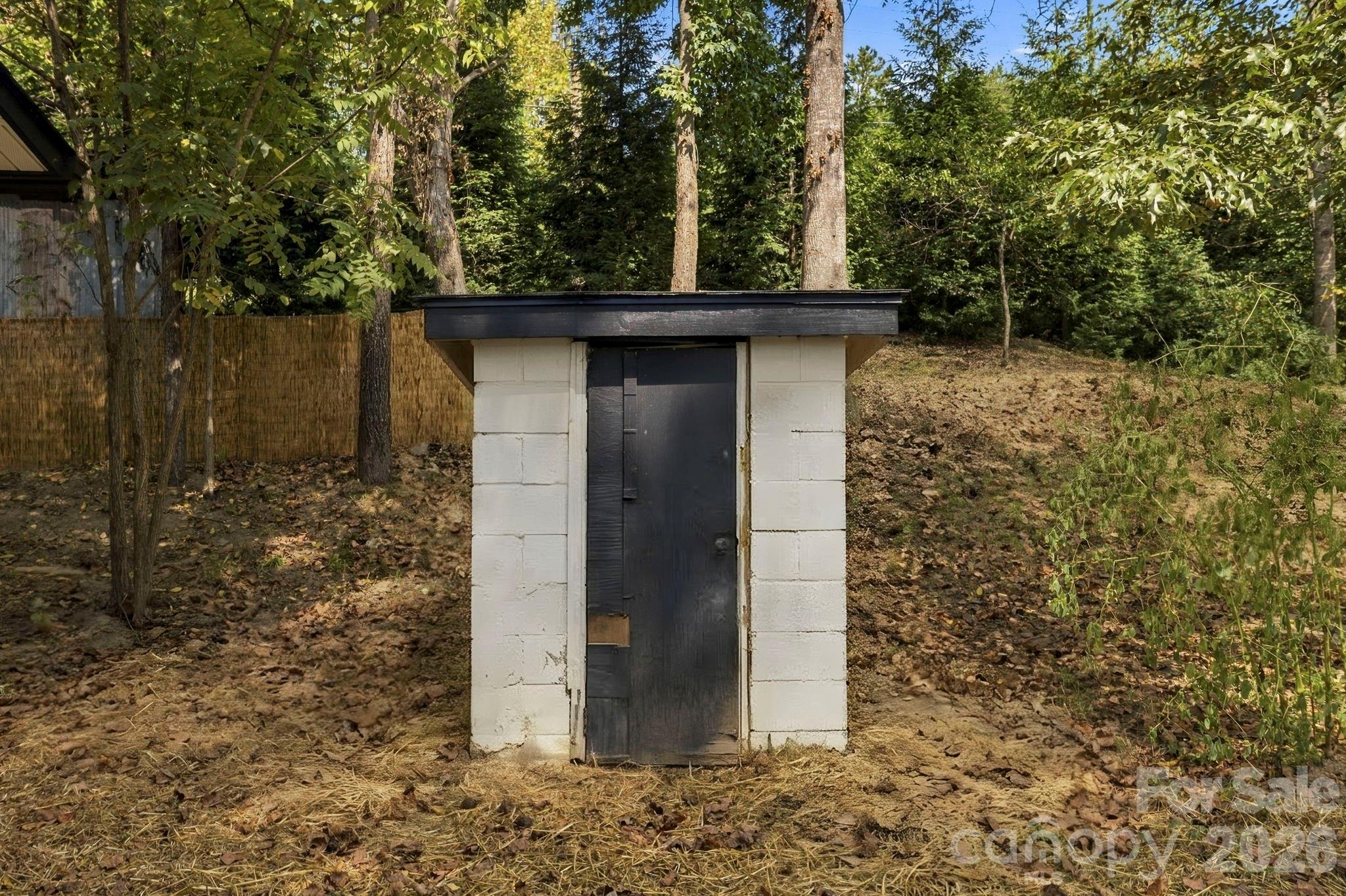 main property photo 31