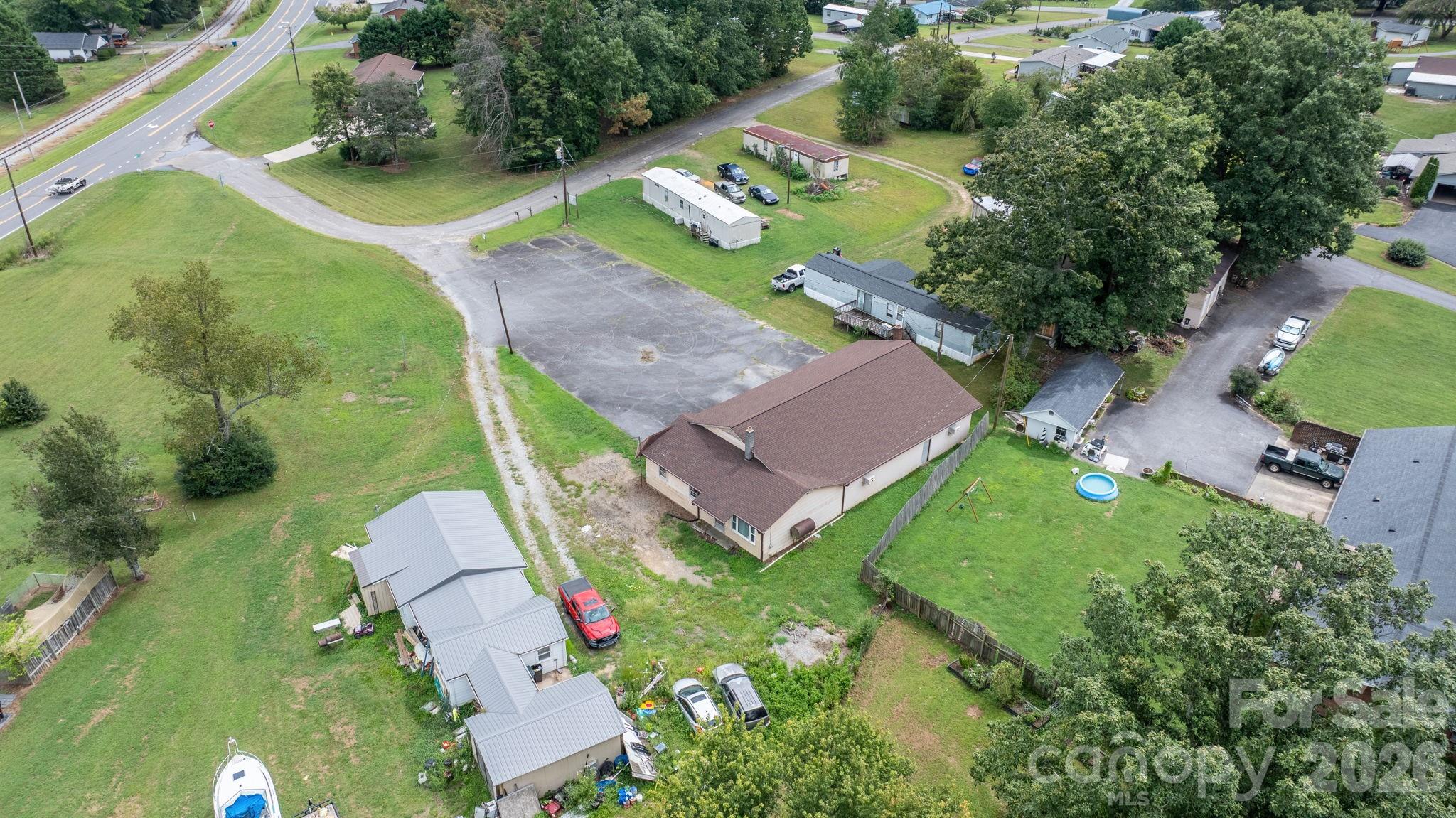 main property photo 10