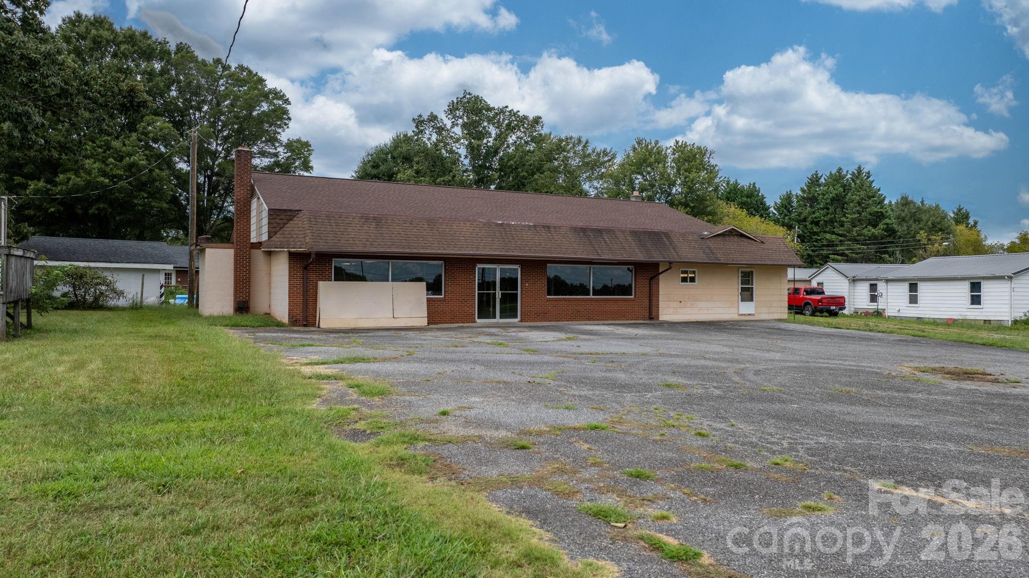 main property photo 11