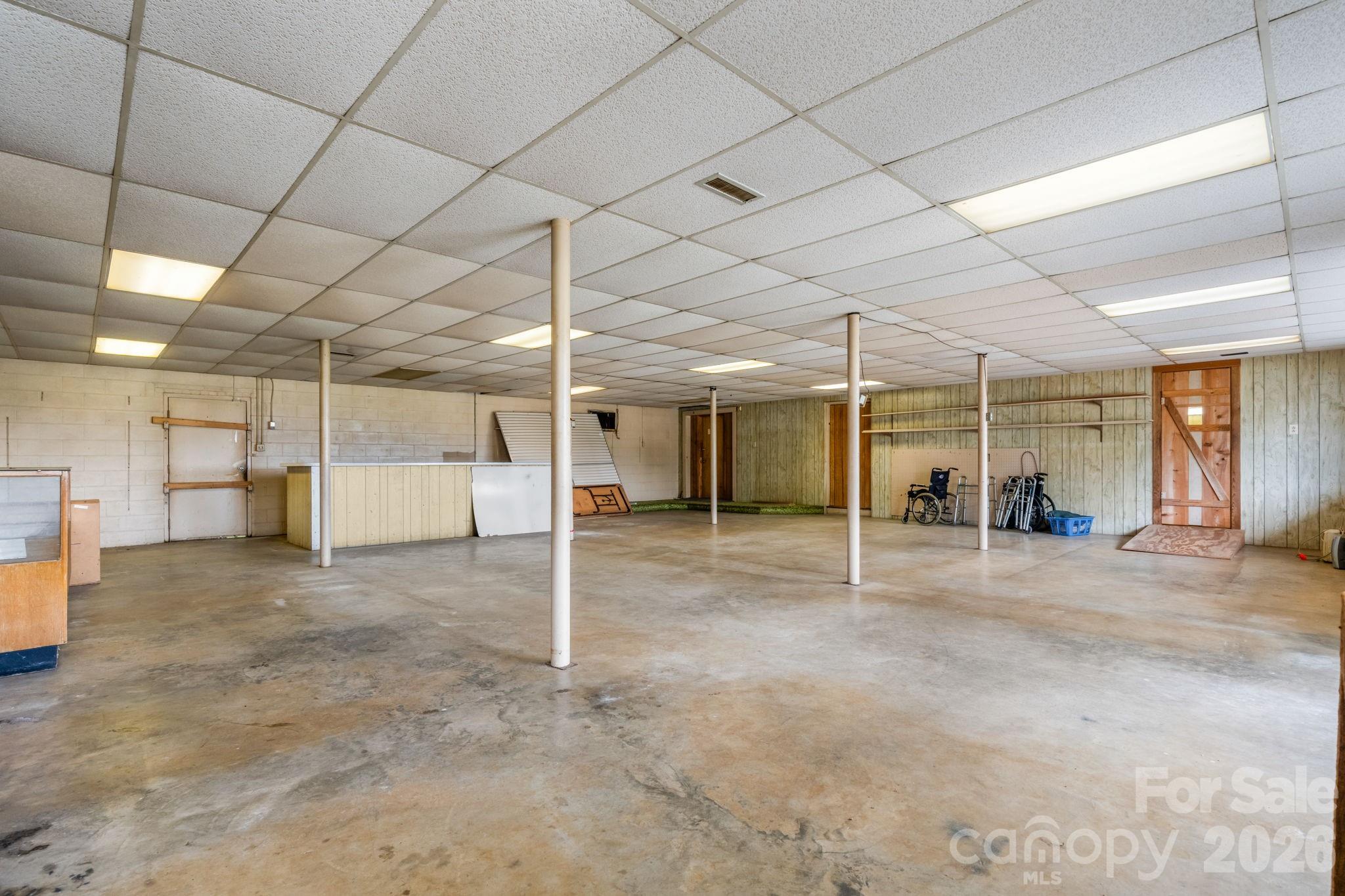 main property photo 13