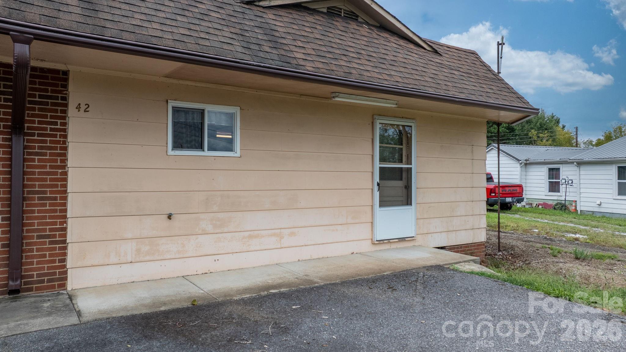 main property photo 26