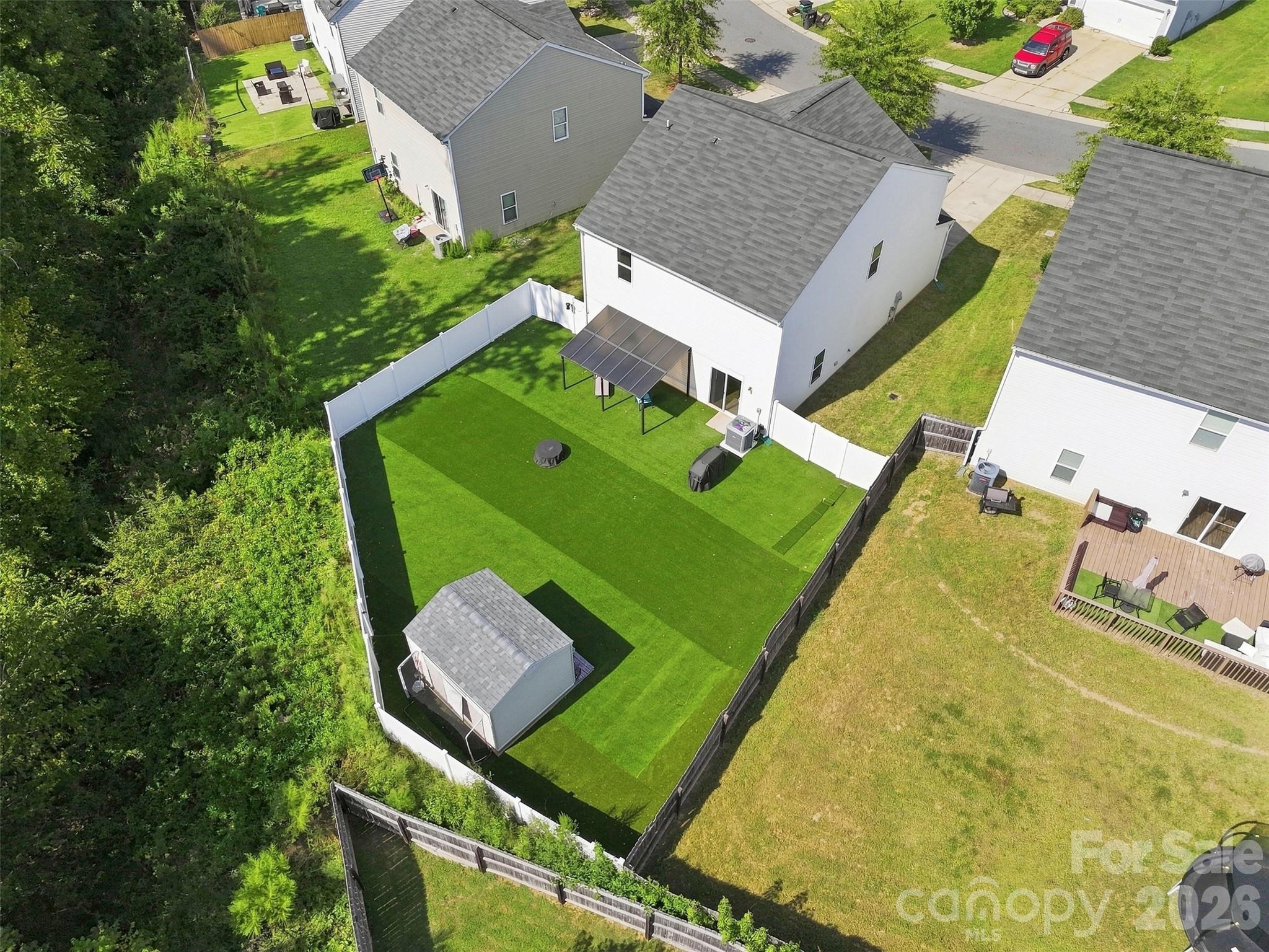 main property photo 40